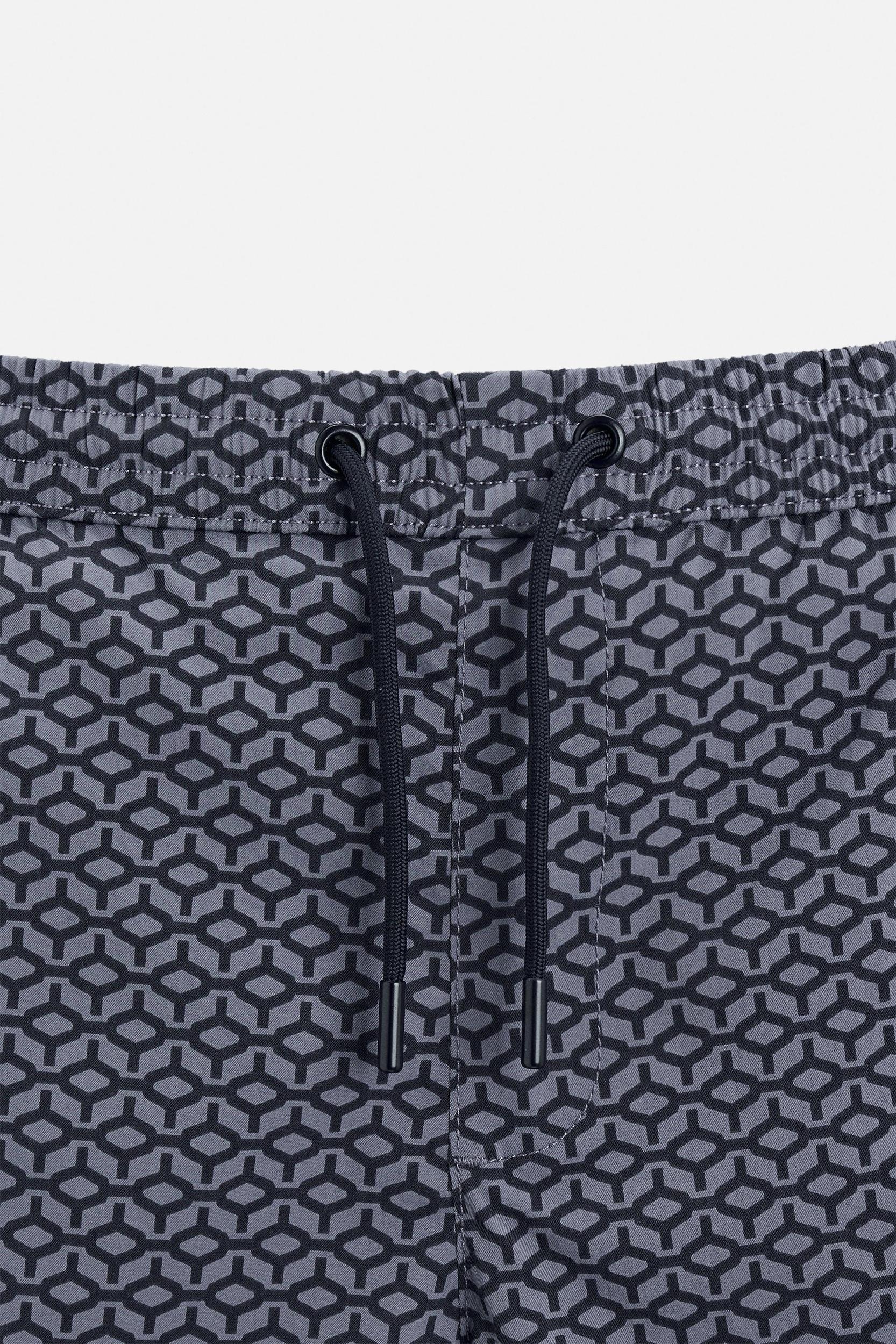 GEOMETRIC PRINT SHORT SWIMMING TRUNKS Product Image