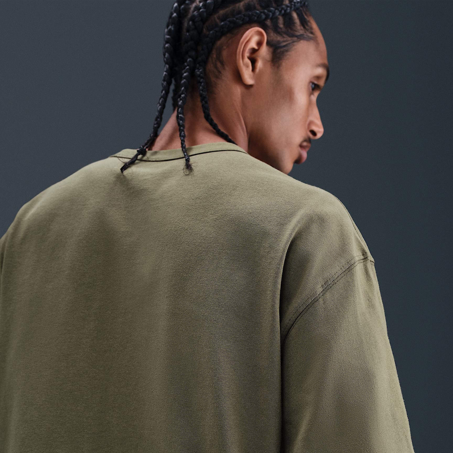 Mens Nike Sportswear Premium Essentials Long-Sleeve Pocket T-Shirt | DR7929-222 Product Image