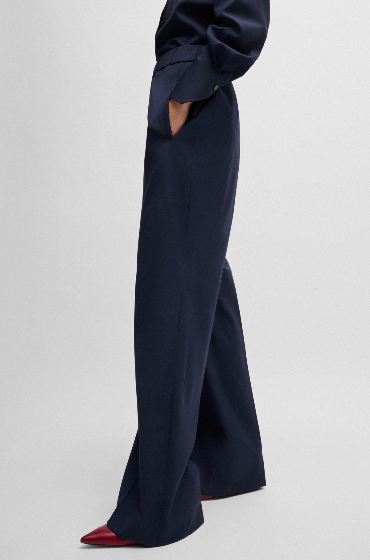 Relaxed-fit trousers in wool Product Image