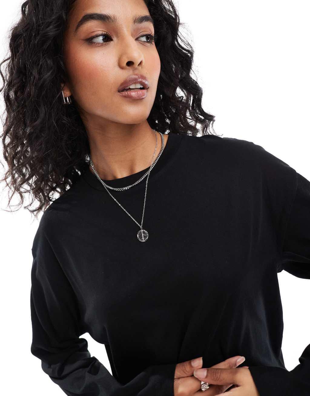 Pull&Bear long sleeve oversized t-shirt in black Product Image