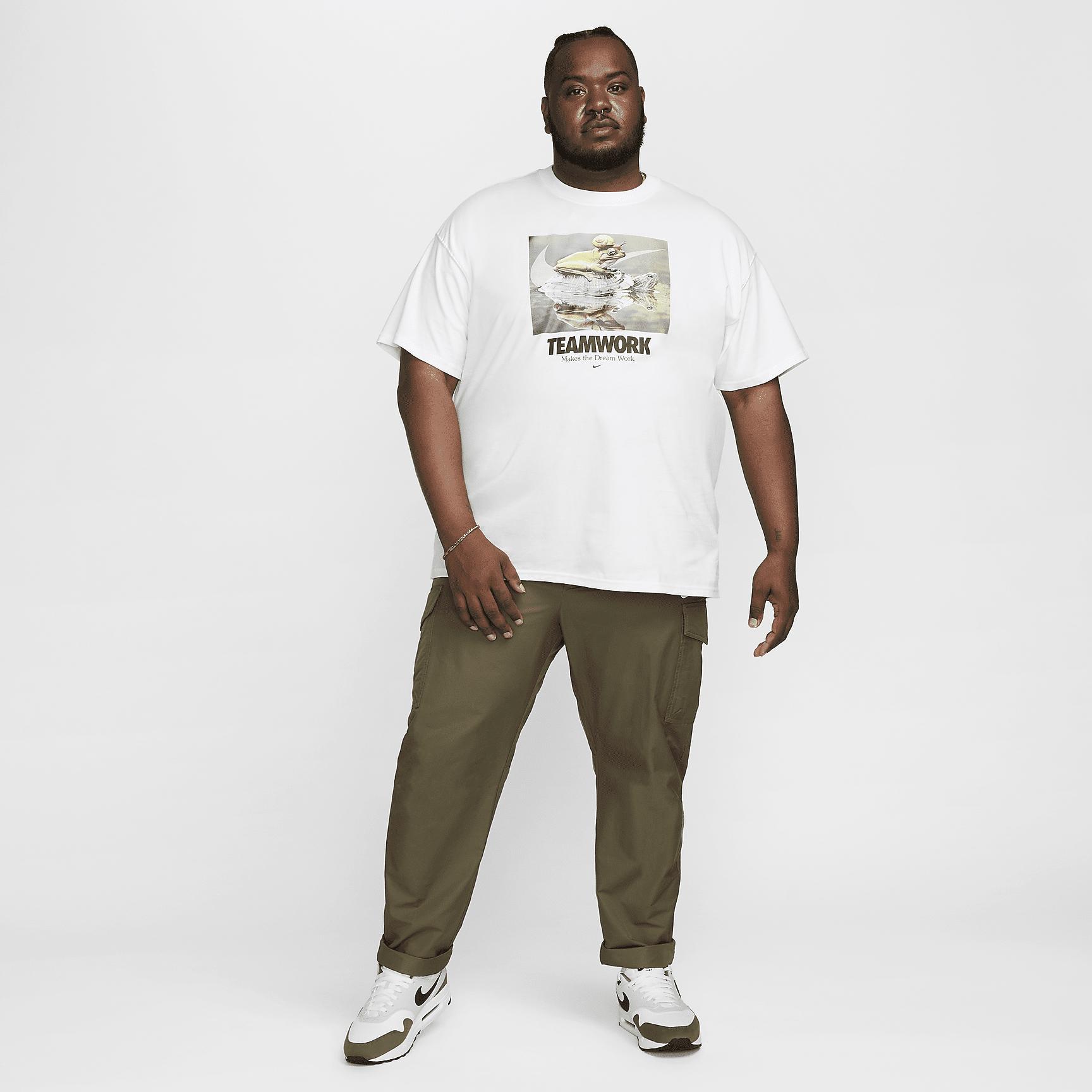 Nike Sportswear Men's Max90 T-Shirt Product Image