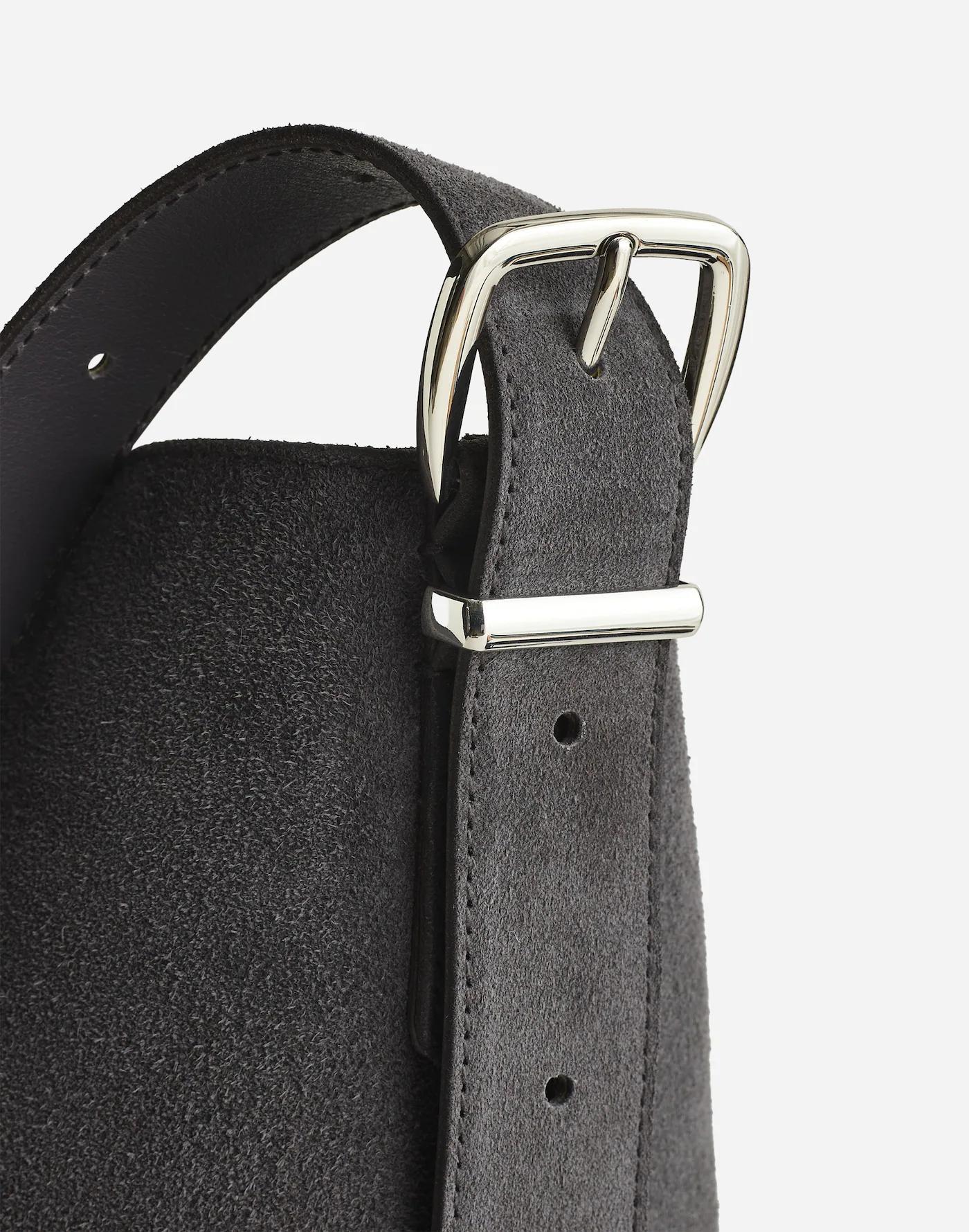 The Essential Bucket Tote Product Image