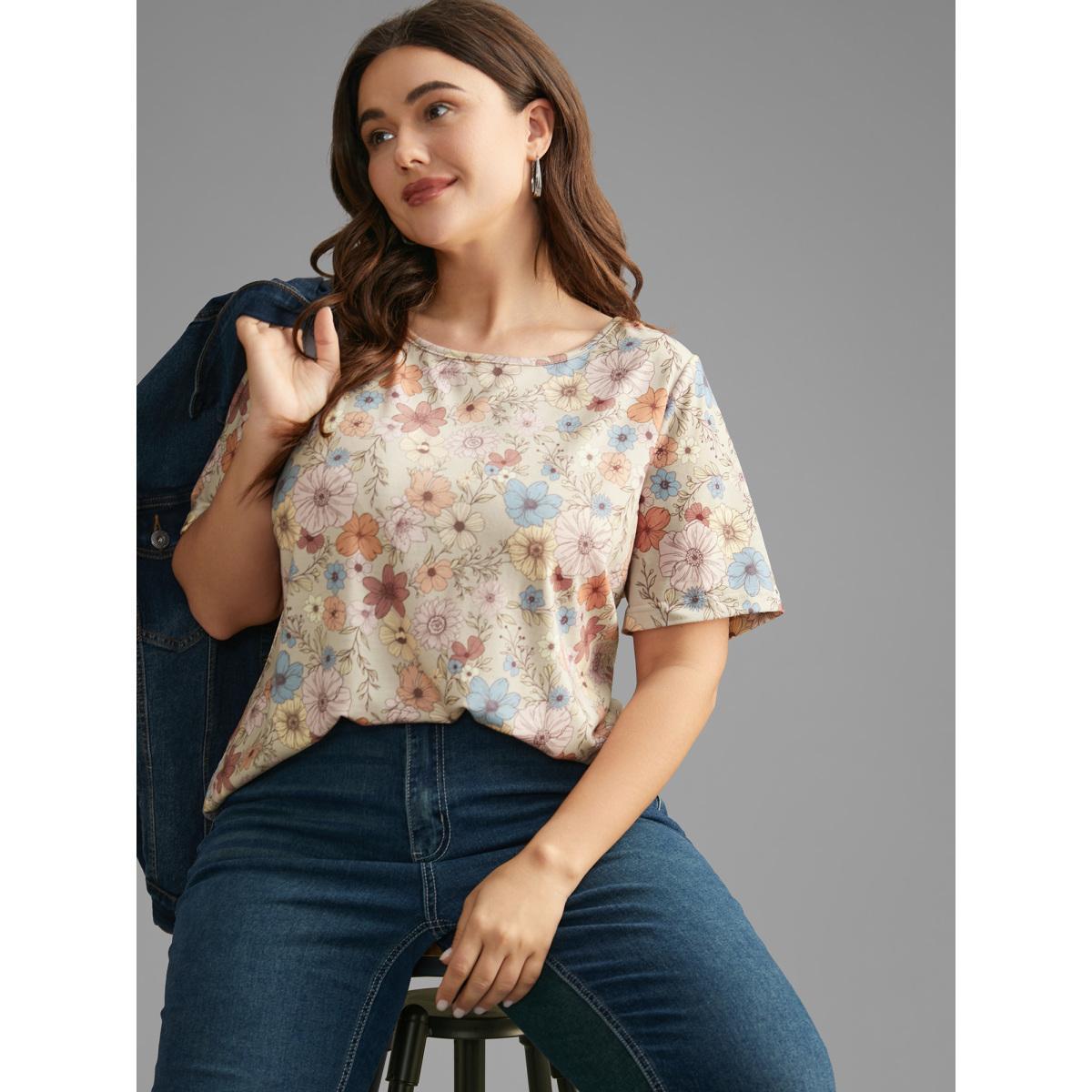 Plus Size Crew Neck Floral Print Stretchy T-Shirt Multicolor Women Leisure Contrast Natural Flowers Round Neck Casual T-shirts BloomChic 14-16/1X Product Image