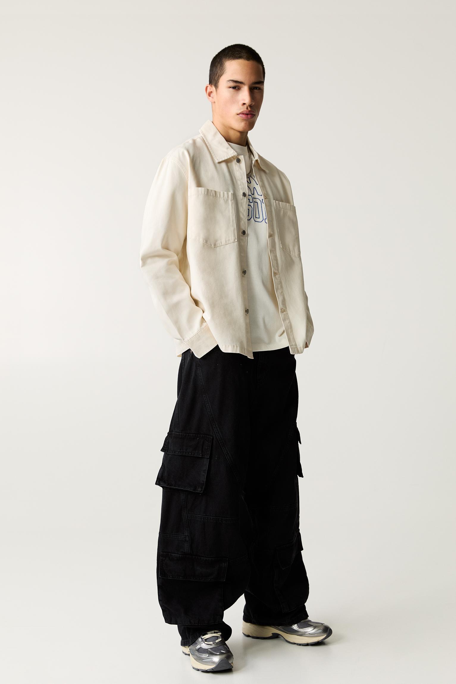 Shirt with front pockets Product Image