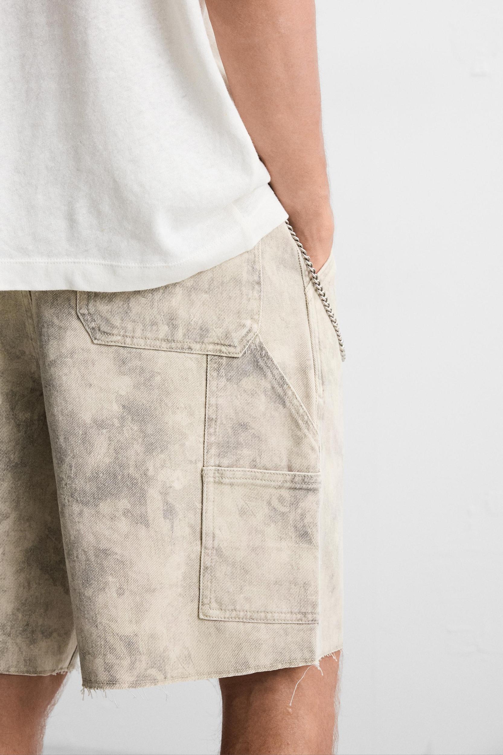 ABSTRACT PRINT CARPENTER POCKET SHORTS Product Image