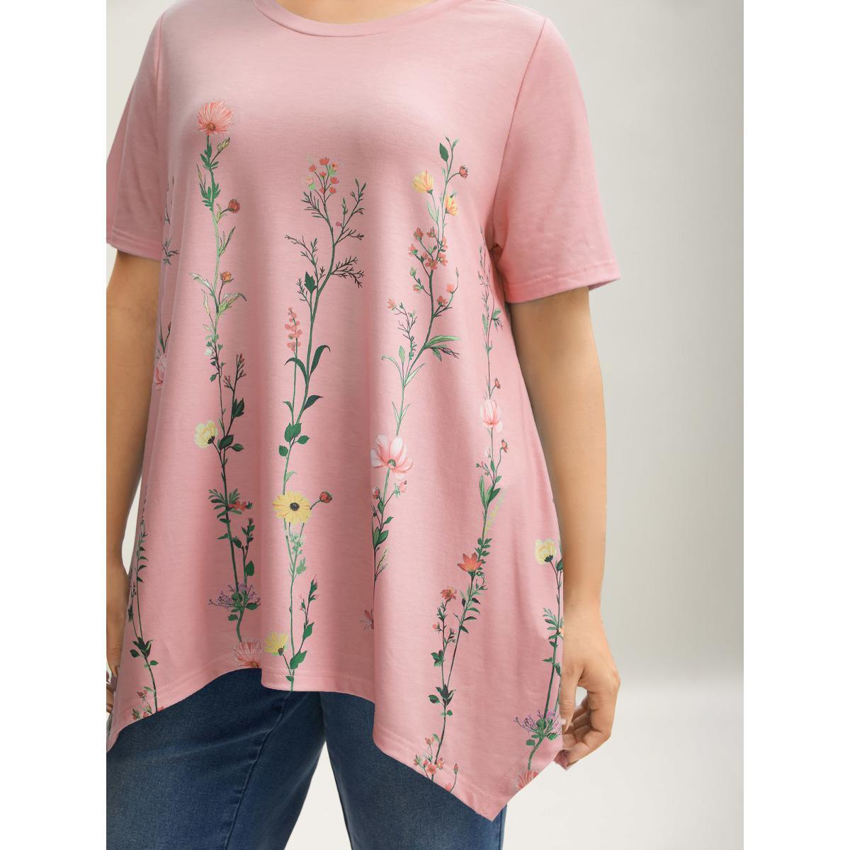Plus Size Stretchy Hi-Low Hem Floral T-Shirt Blush Women Timeless Asymmetrical Natural Flowers Round Neck Loose Elegant T-shirts BloomChic 12/L Product Image