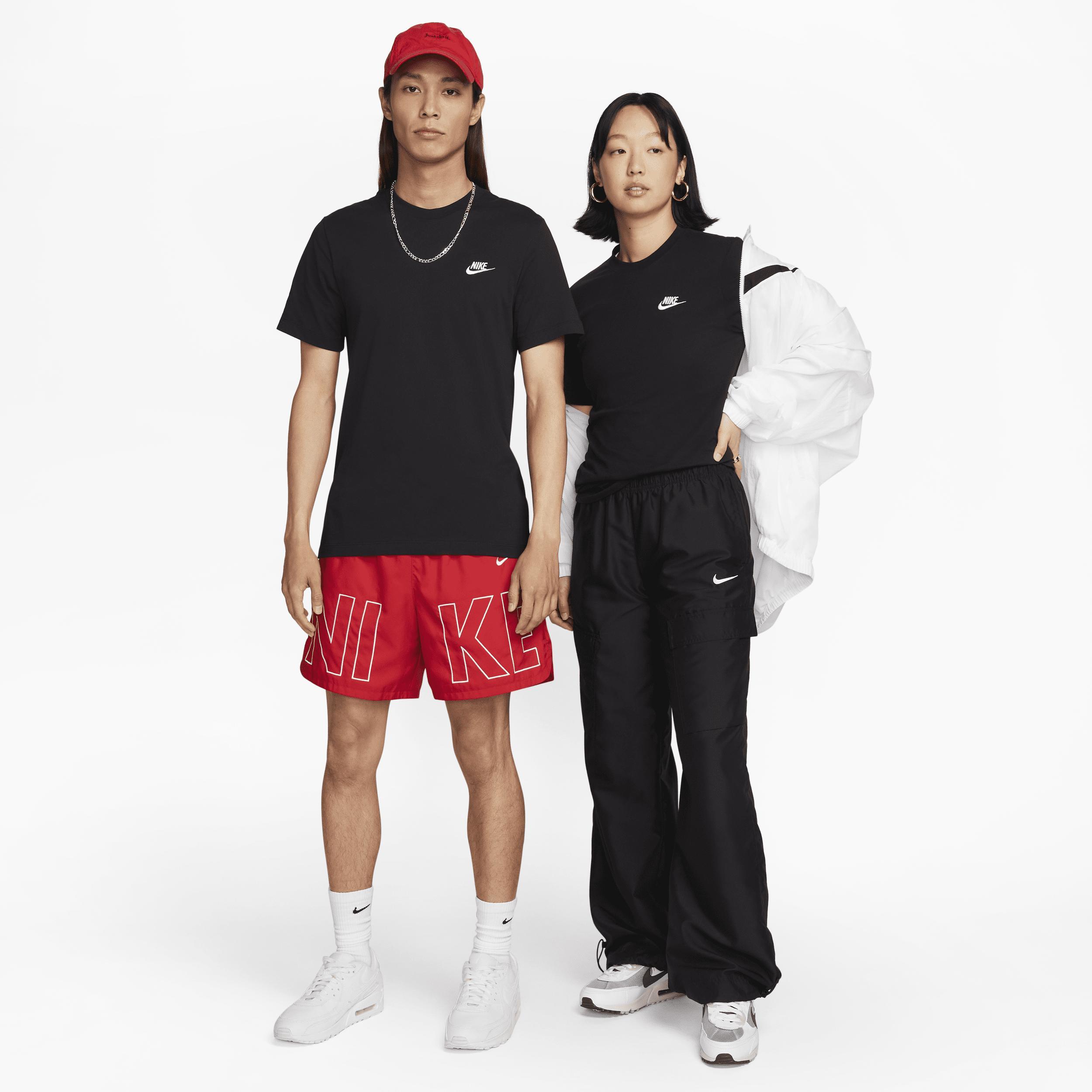 Nike Sportswear Club T-Shirt Product Image