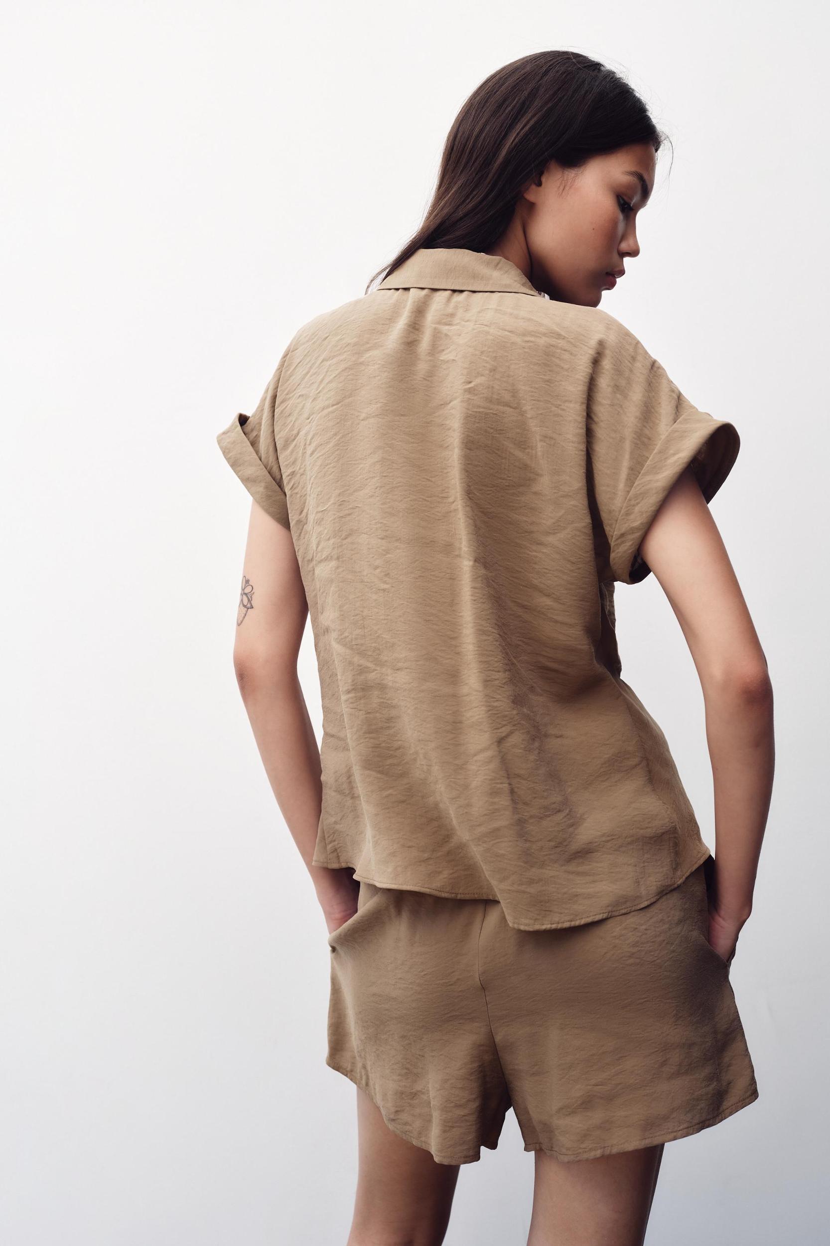 BEADED DRAWSTRING SHORTS Product Image