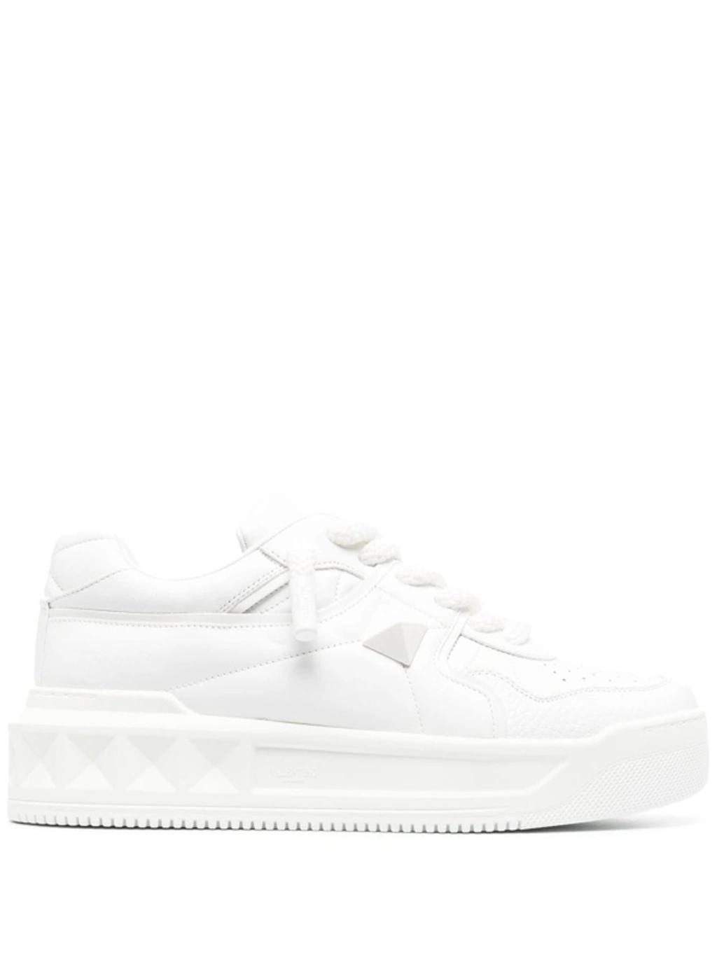 VALENTINO GARAVANI Mens White One Stud Xl Chunky-sole Leather Low-top Trainers In Cream Product Image