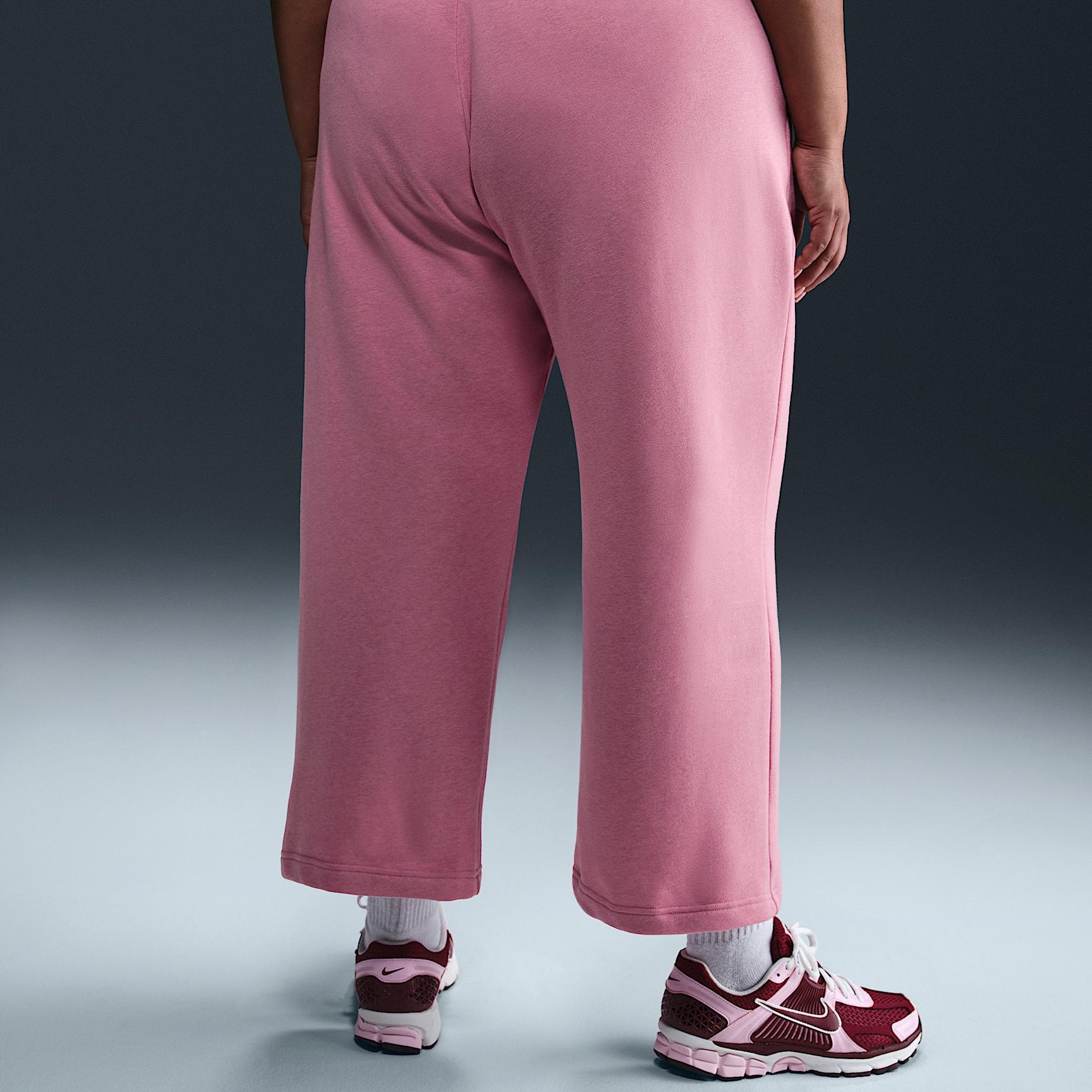 Women's Nike Sportswear Club Fleece Mid-Rise Wide-Leg Graphic Pants (Plus Size) Product Image