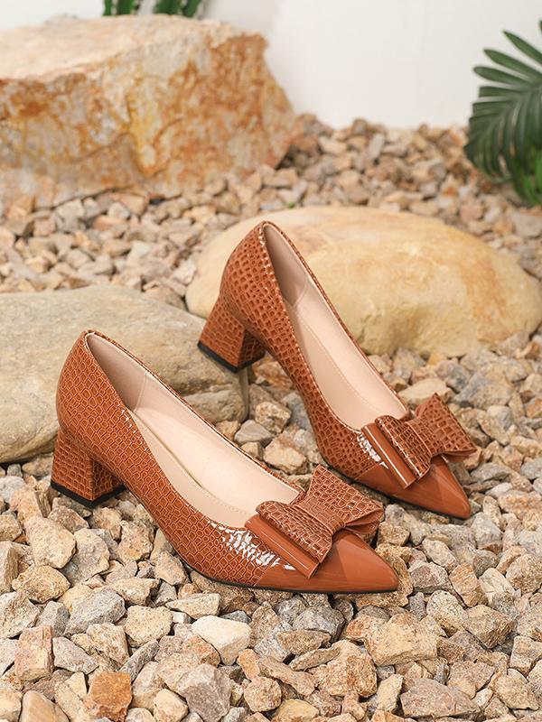 Bowknot Pointed-Toe Shiny Pumps Product Image