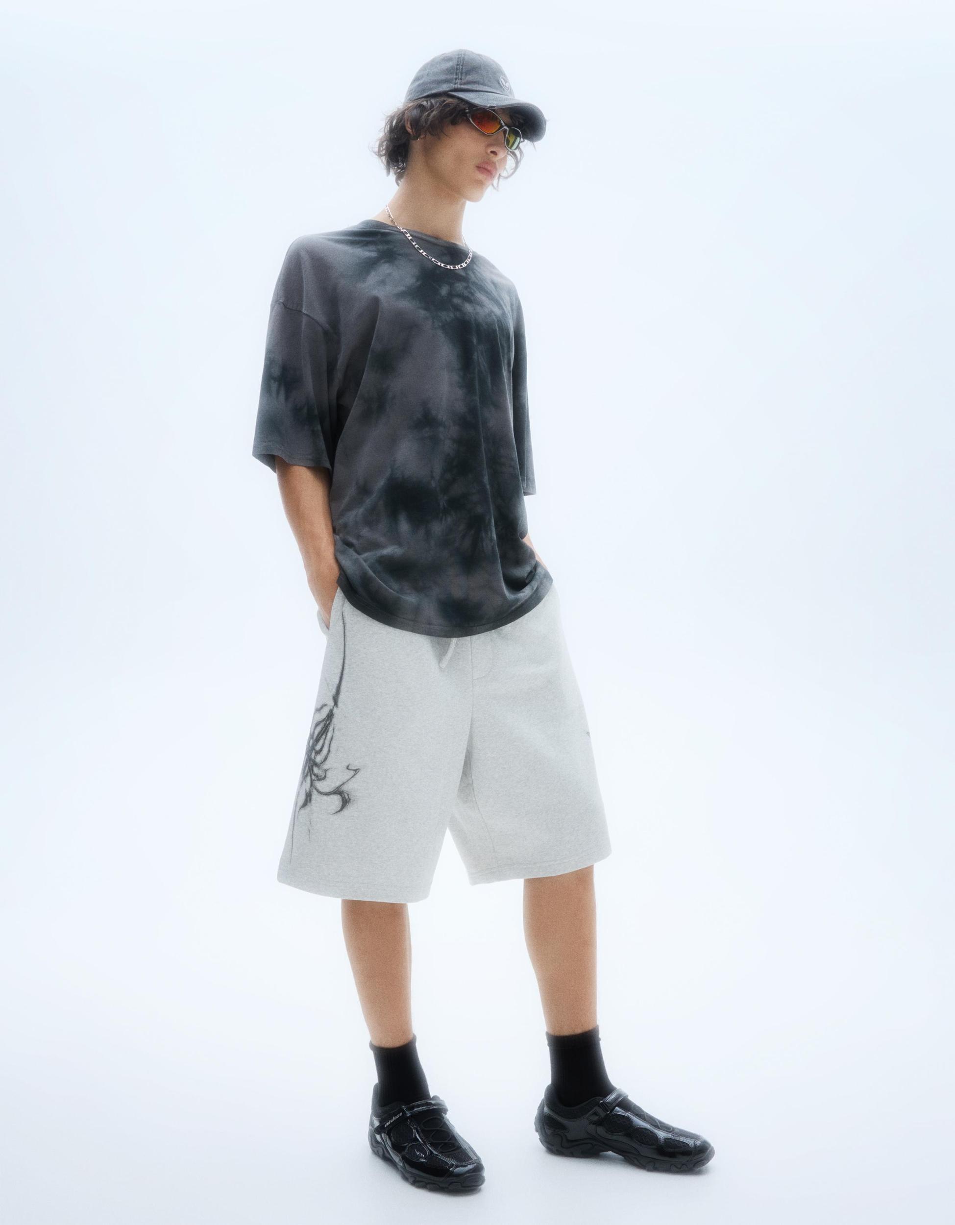 Printed Bermuda shorts Product Image