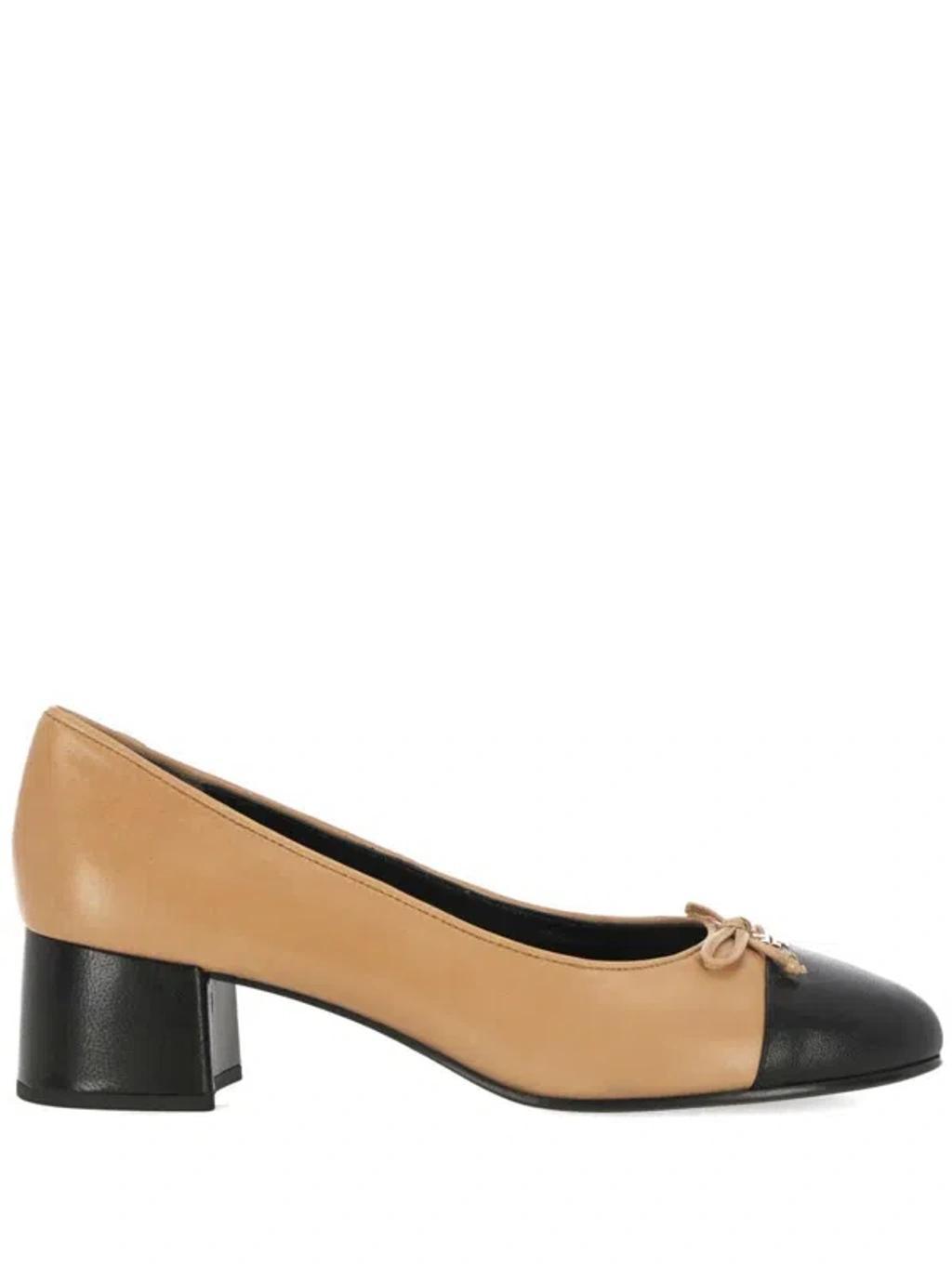 TORY BURCH Pumps In Beige Product Image