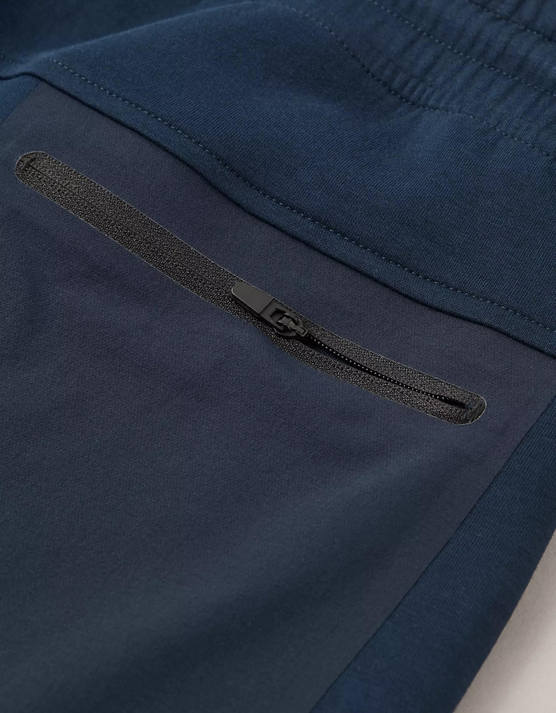 AE 24/7 Tech Fleece Jogger Product Image