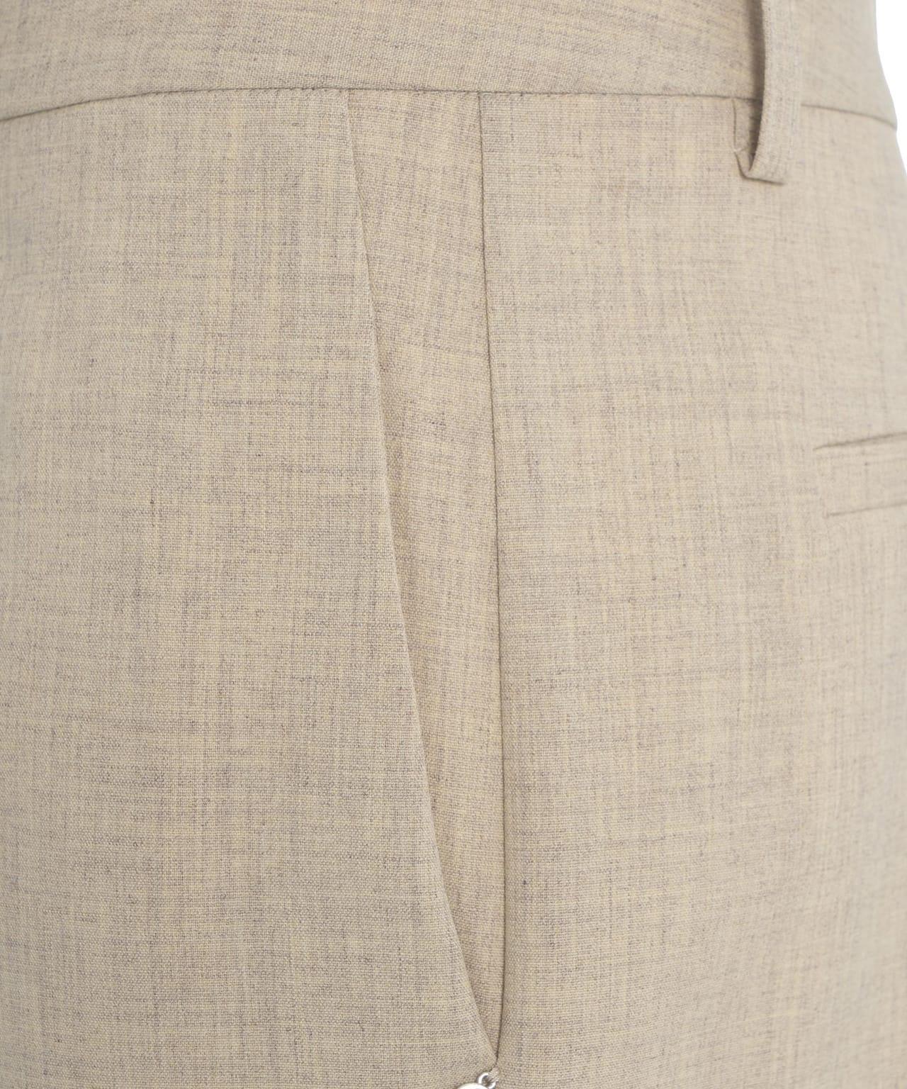 Shorts with pleat Product Image