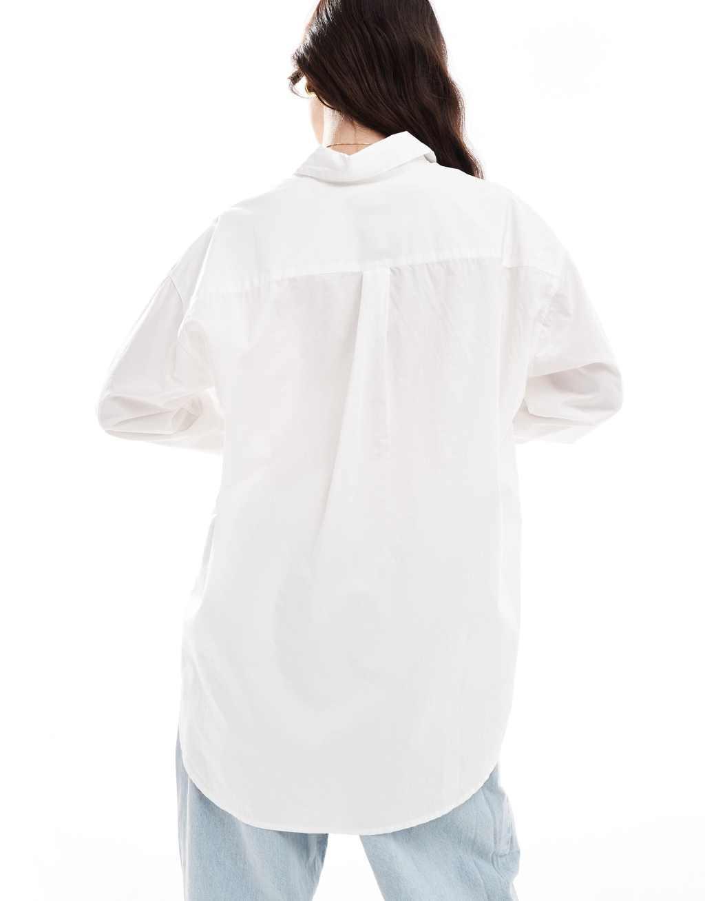 Levi's Lola relaxed fit poplin shirt in white Product Image