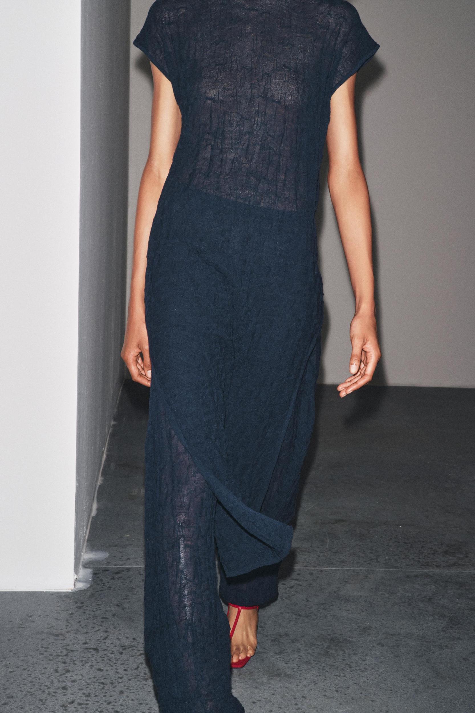 WRINKLED EFFECT FINE KNIT MIDI DRESS Product Image