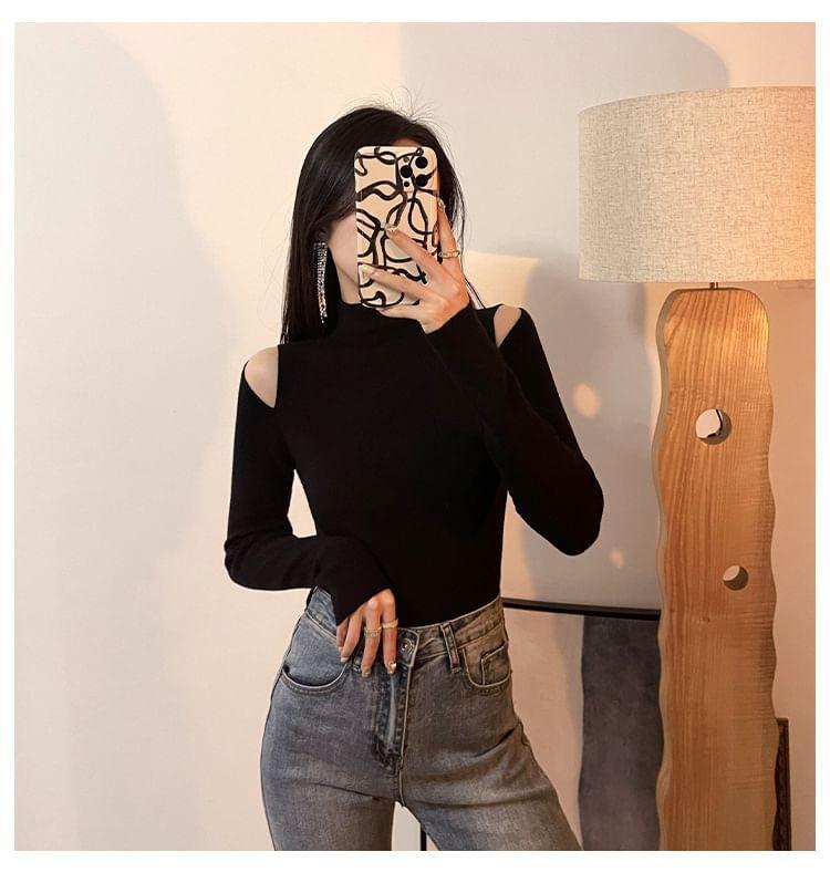 Long-Sleeve Turtleneck Cold-Shoulder Plain Slim Fit Tee Product Image