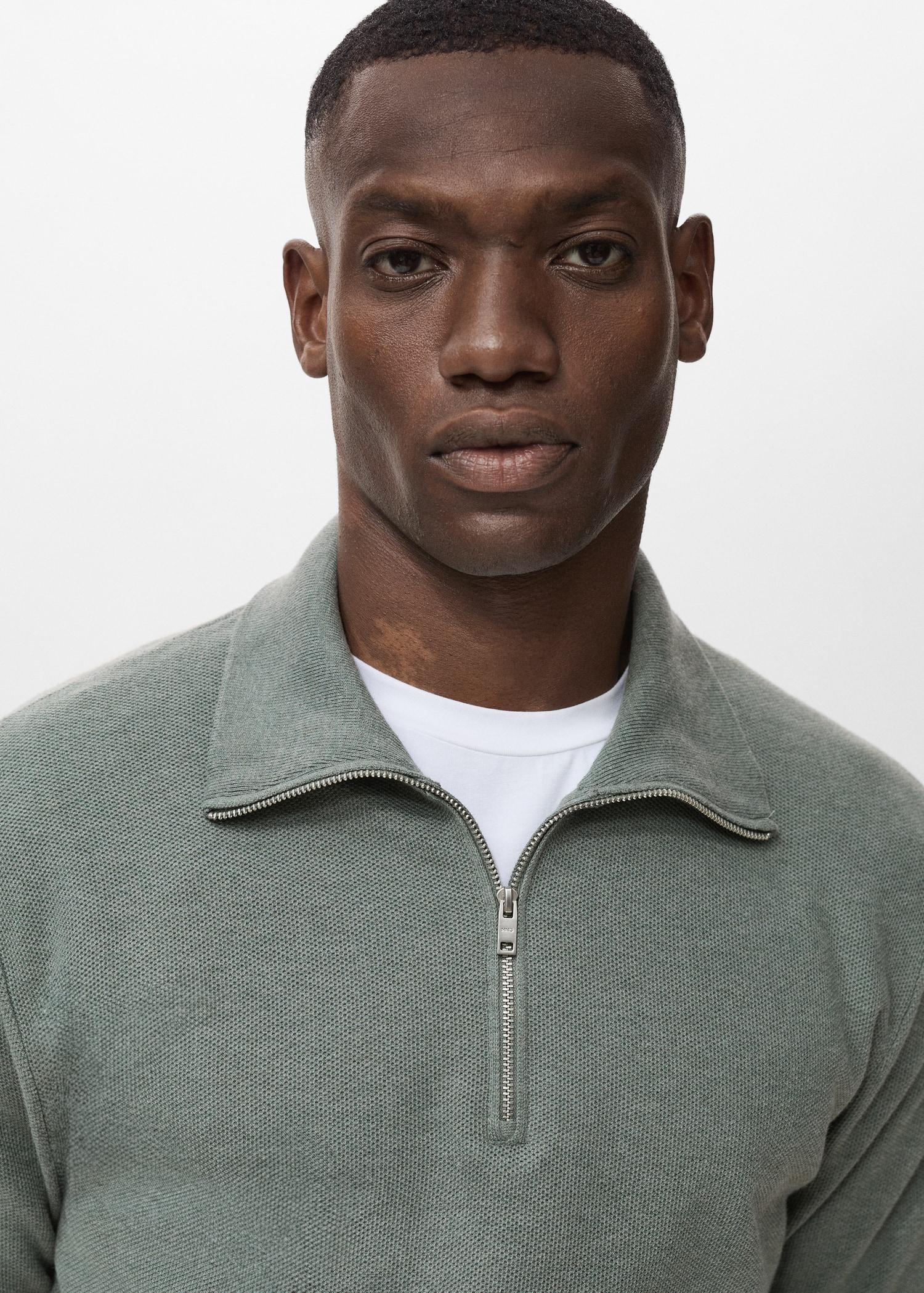 Microstructure sweater with zipper collar - Men | MANGO USA Product Image