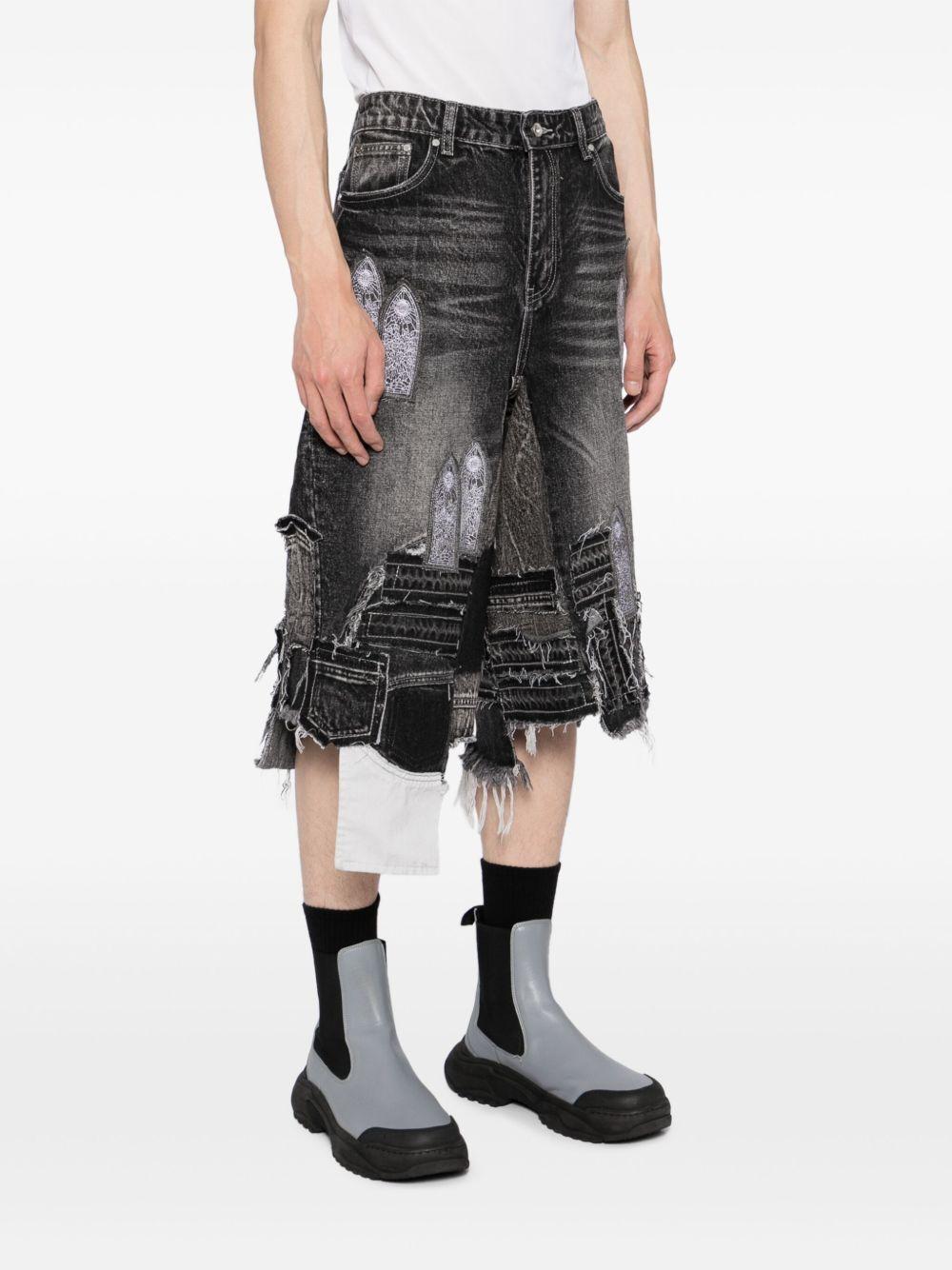 patched arch blowout denim shorts Product Image