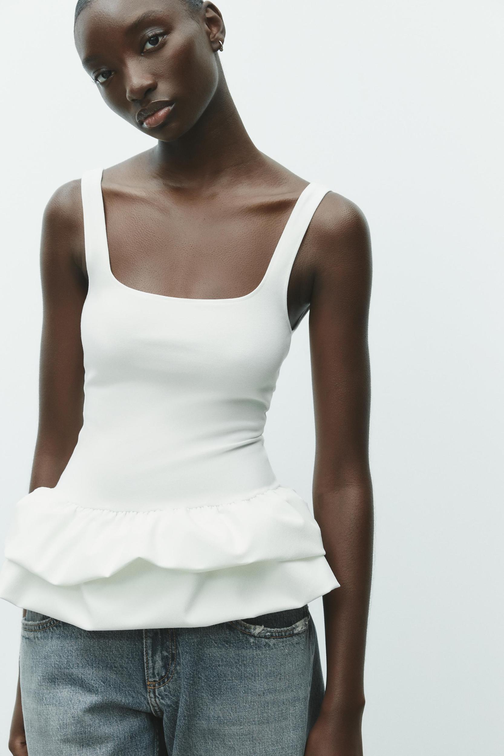 PUFF SLEEVE TOP Product Image