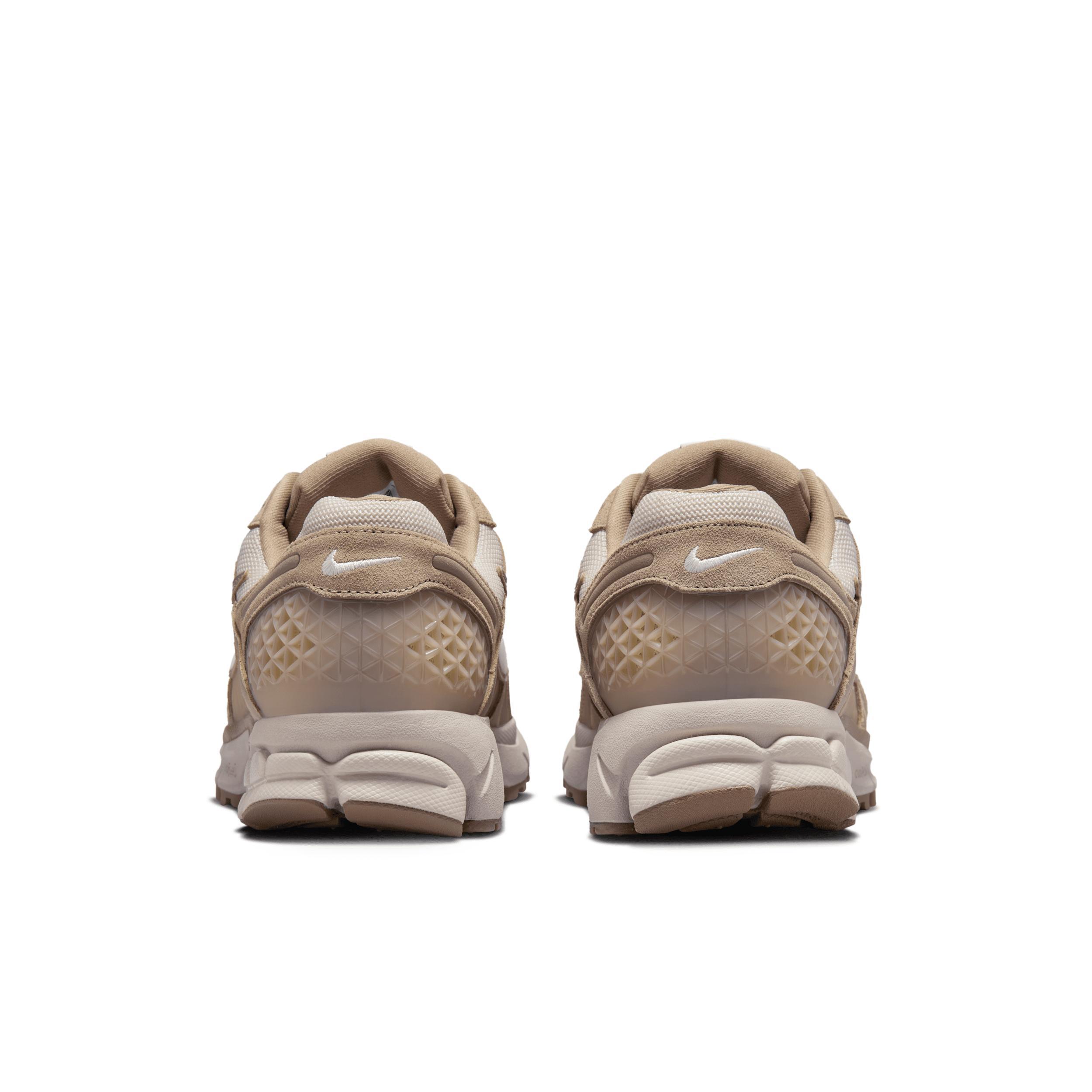 Nike Men's Zoom Vomero 5 Shoes Product Image