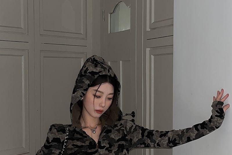 Camo Print Zip-Up Crop Hoodie Product Image