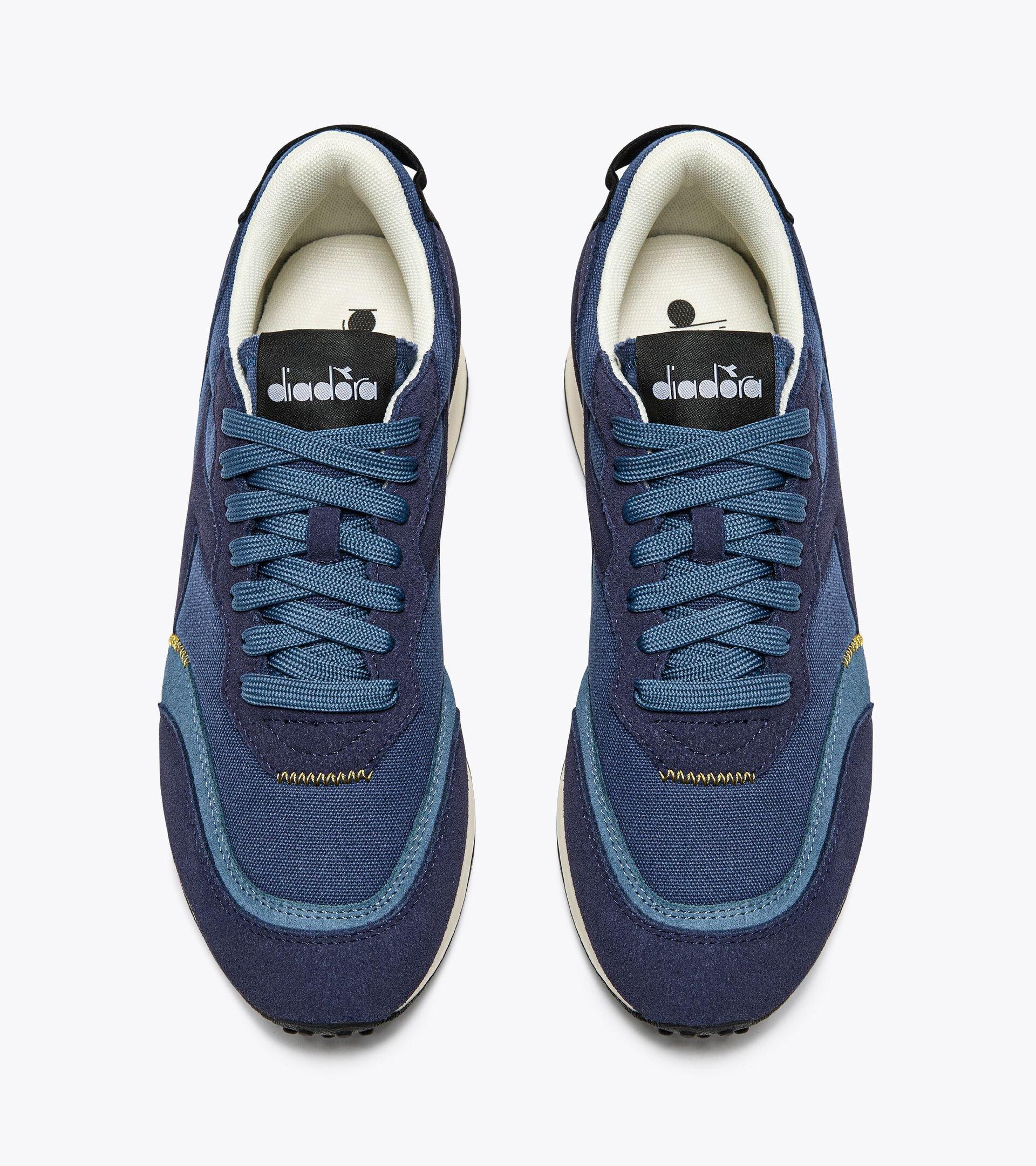 RACE SUEDE SW Product Image