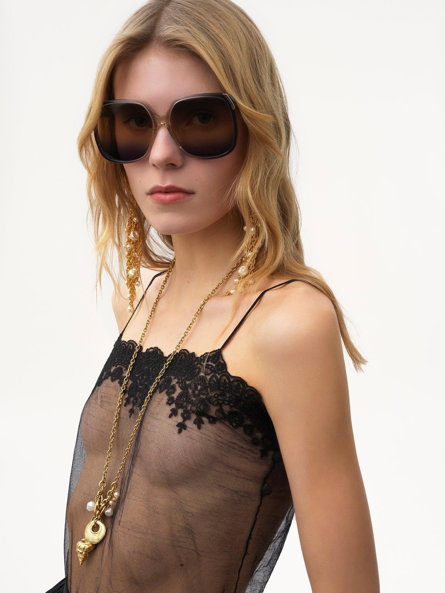 Fitted tank top in embroidered lace Product Image