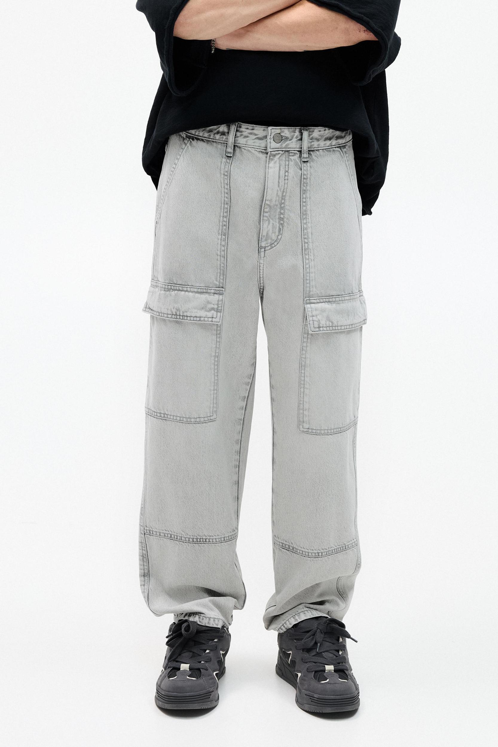 Baggy cargo jeans Product Image