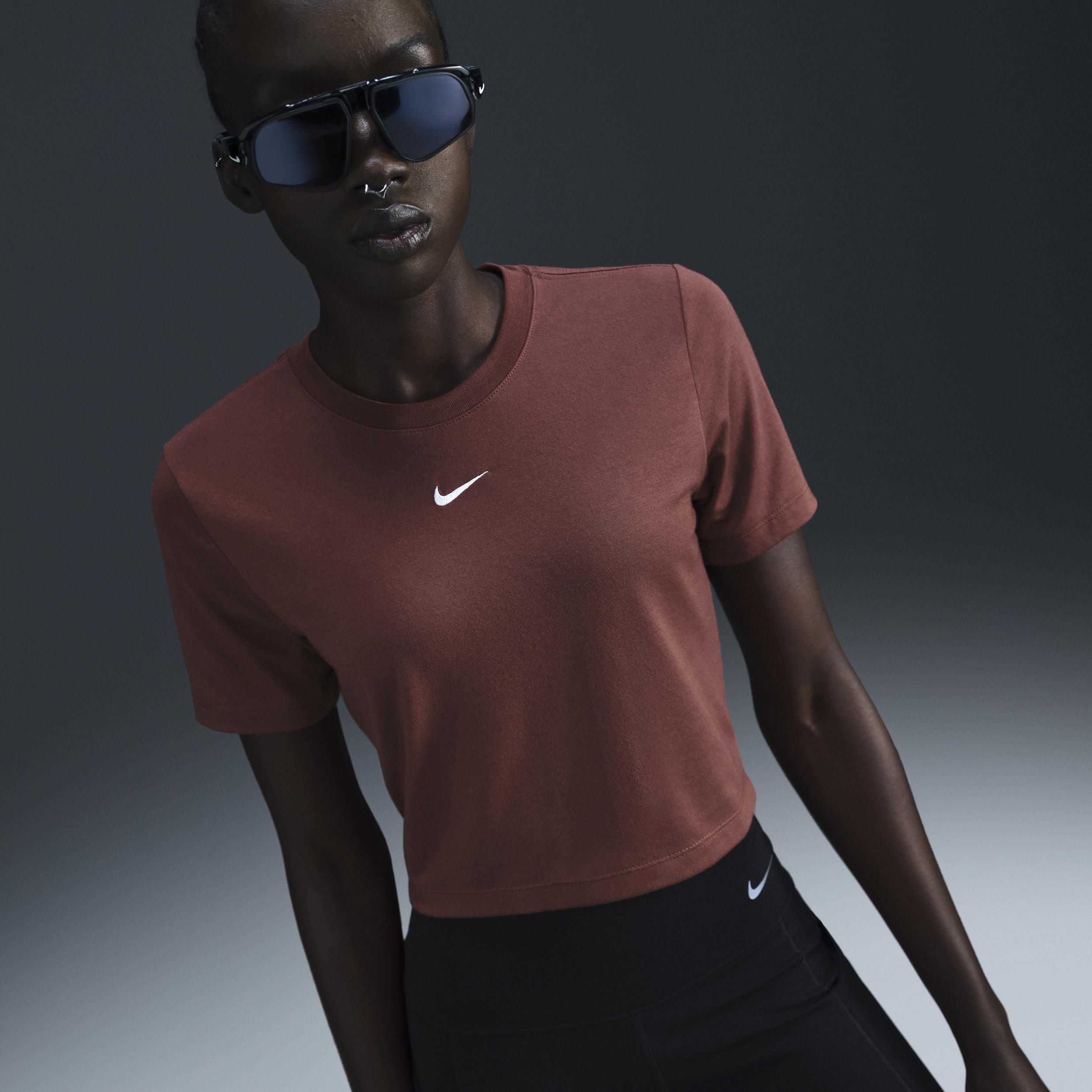 Nike Sportswear Essential Women's Slim Cropped T-Shirt Product Image