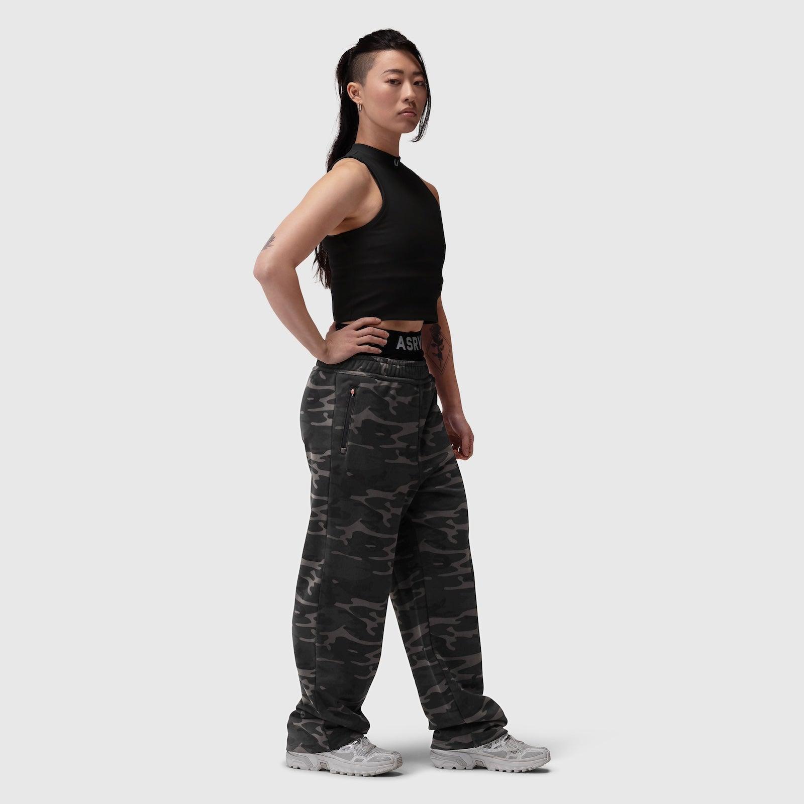 W023. Performance Ribbed Mockneck Tank - Black Product Image