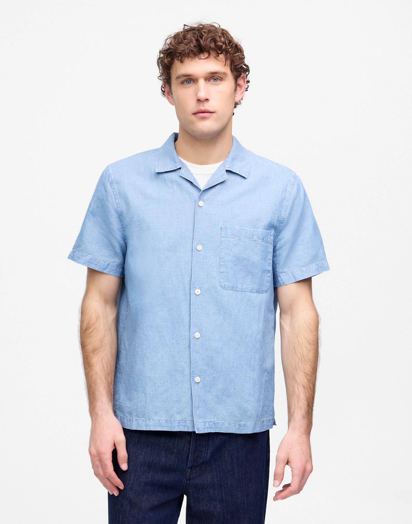 Chambray Short-Sleeve Button-Up Shirt in Cotton Linen Blend Product Image