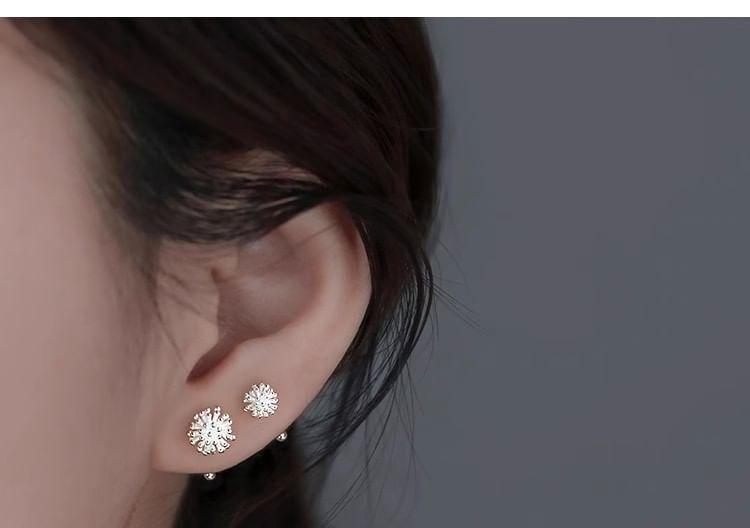 Flower Alloy Stud Earring Product Image