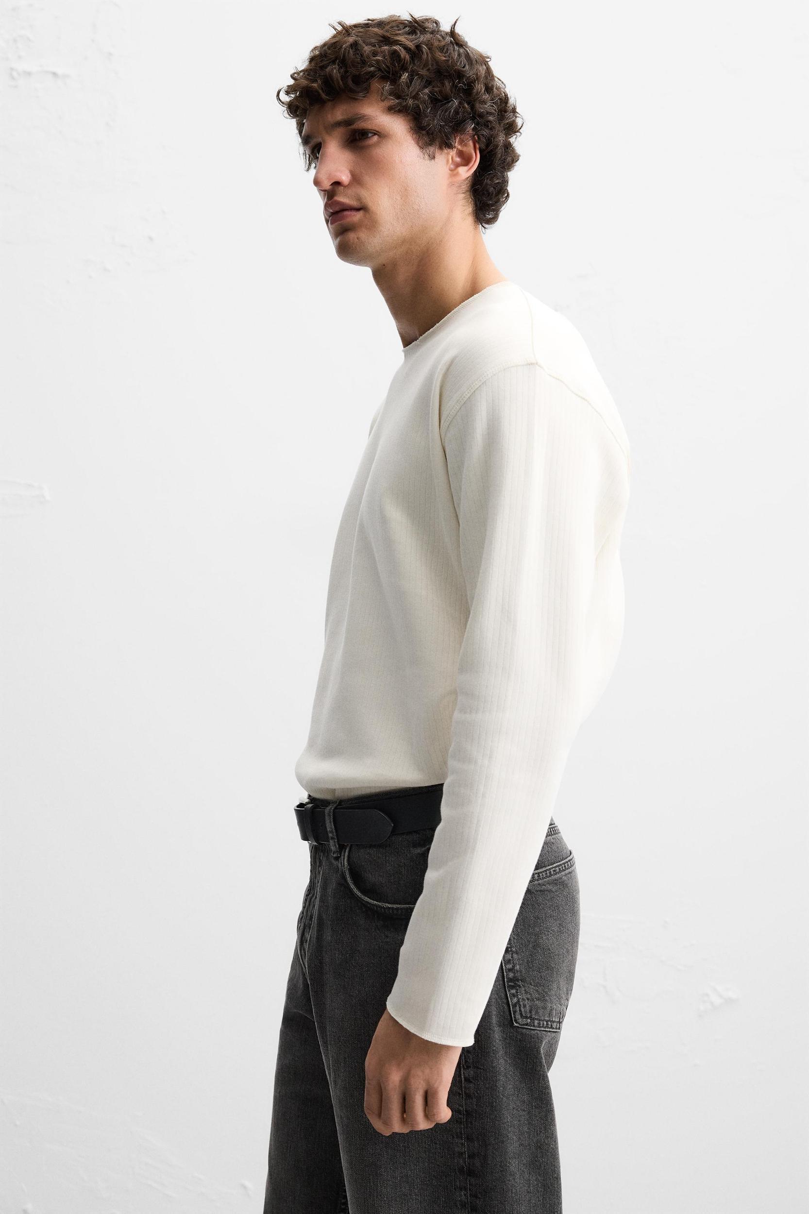RIBBED TEXTURED T-SHIRT Product Image