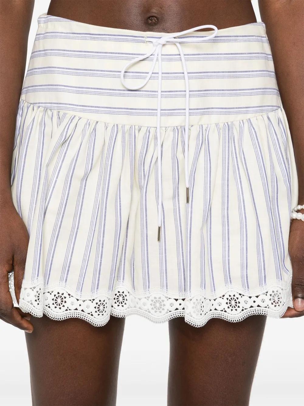 striped shorts  Product Image