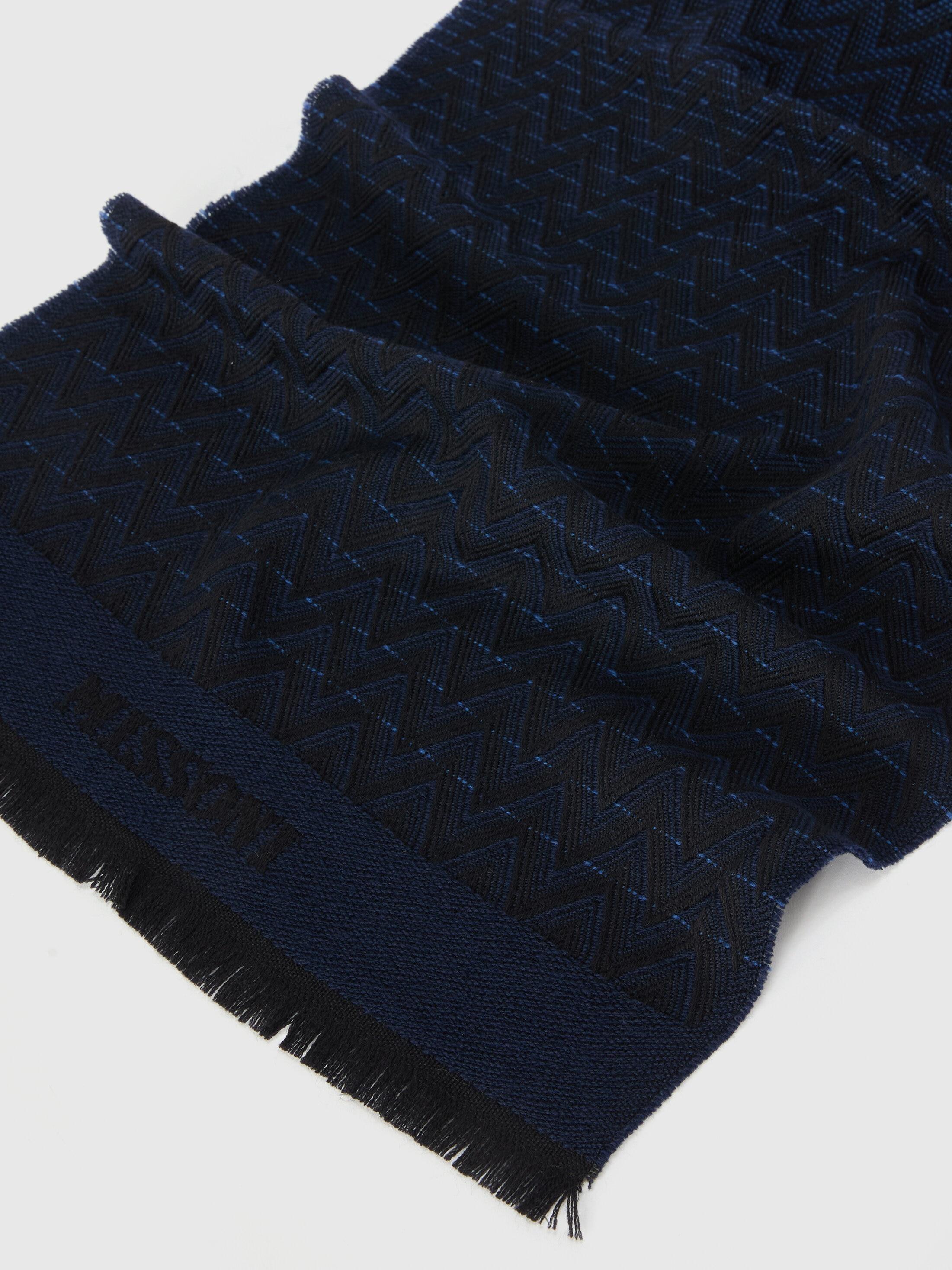 Double-sided zigzag wool scarf Product Image