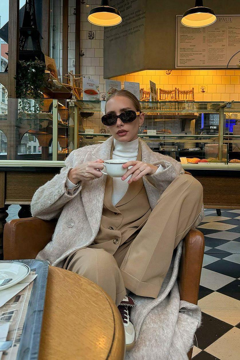 Tailored Mid Waist Suit Pants Product Image