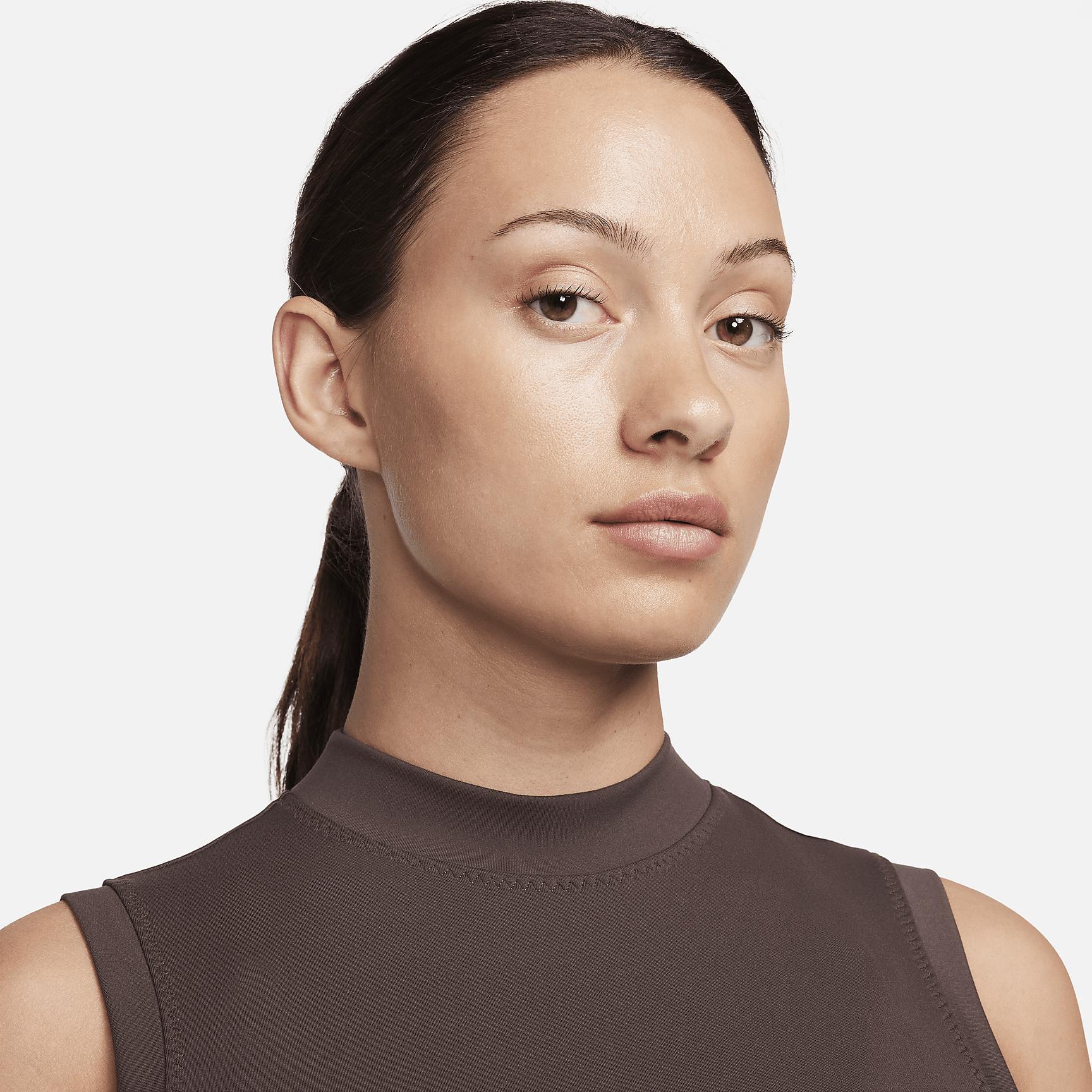 Nike One Fitted Women's Dri-FIT Mock-Neck Cropped Tank Top Product Image