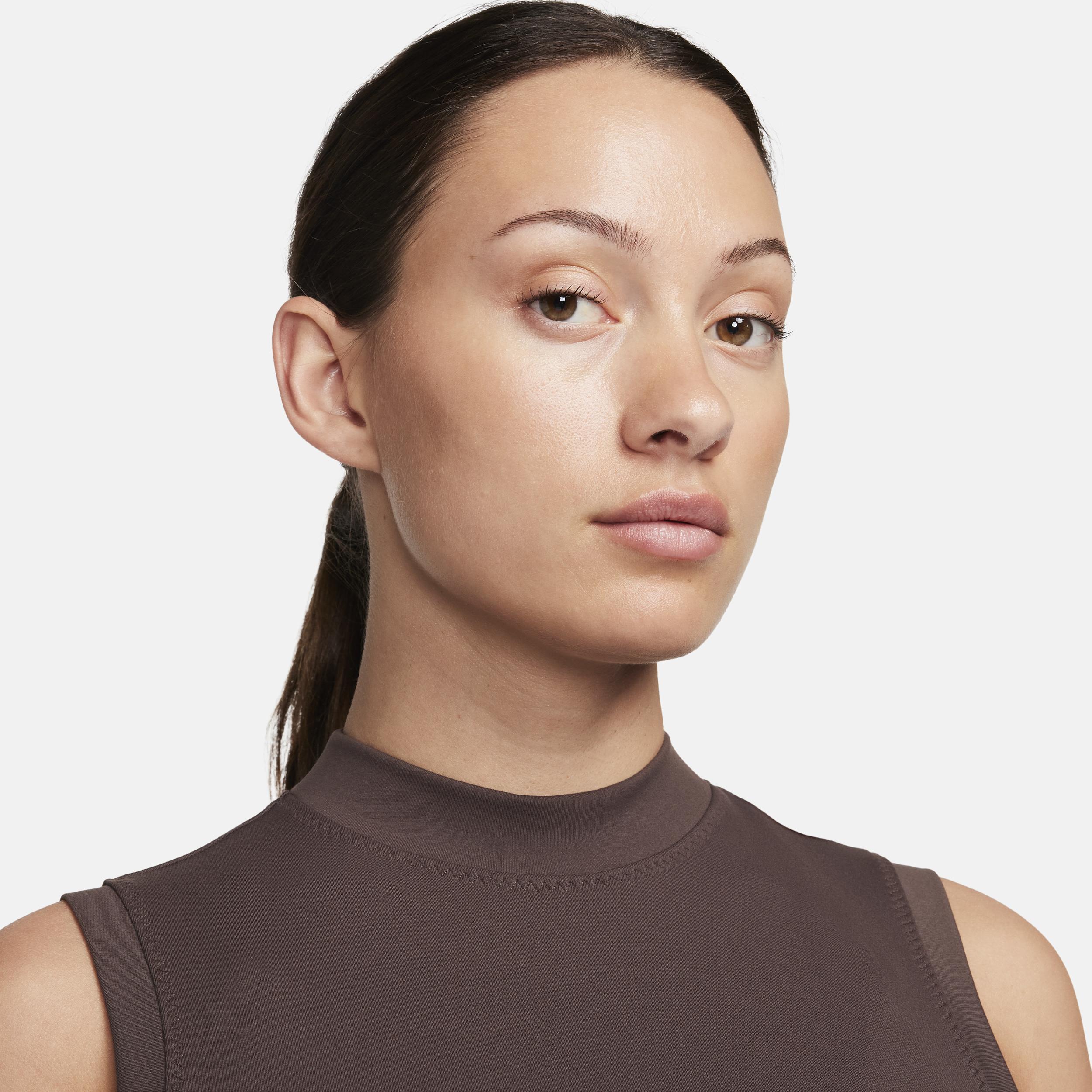 Nike One Fitted Women's Dri-FIT Mock-Neck Cropped Tank Top Product Image