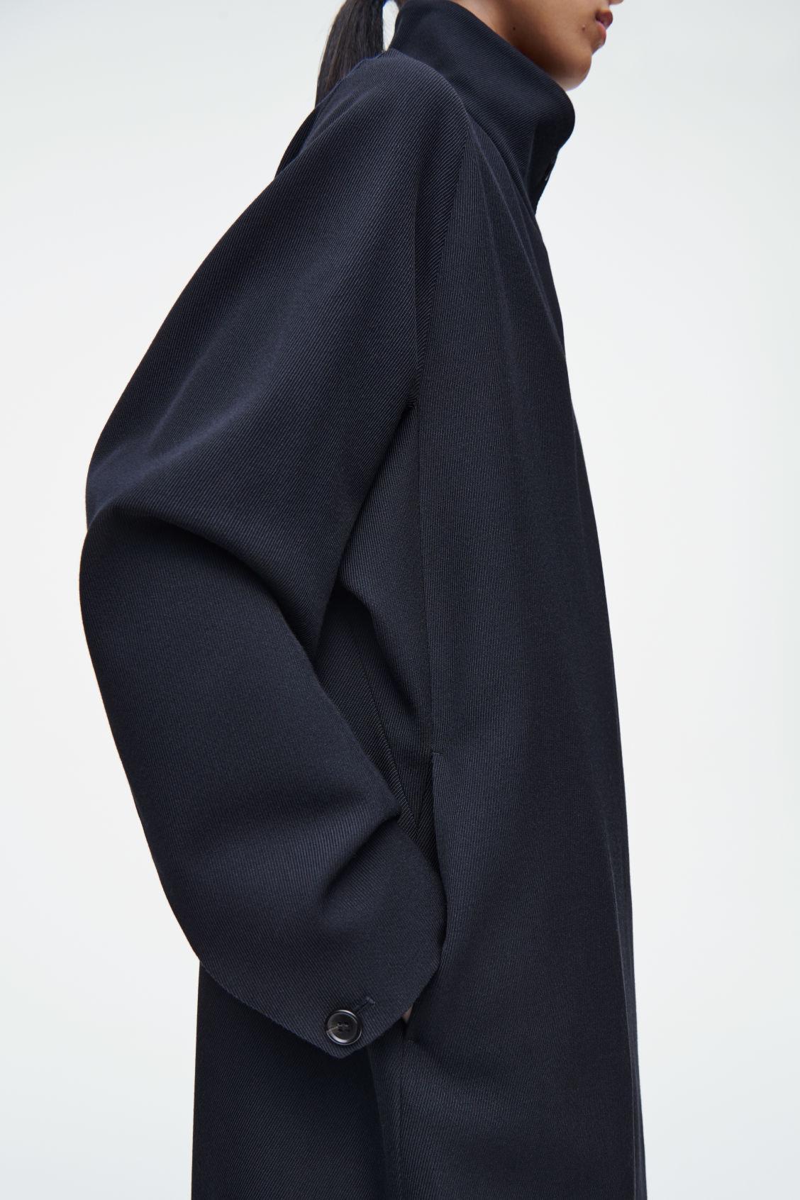 TRAPEZE WOOL-BLEND COAT Product Image