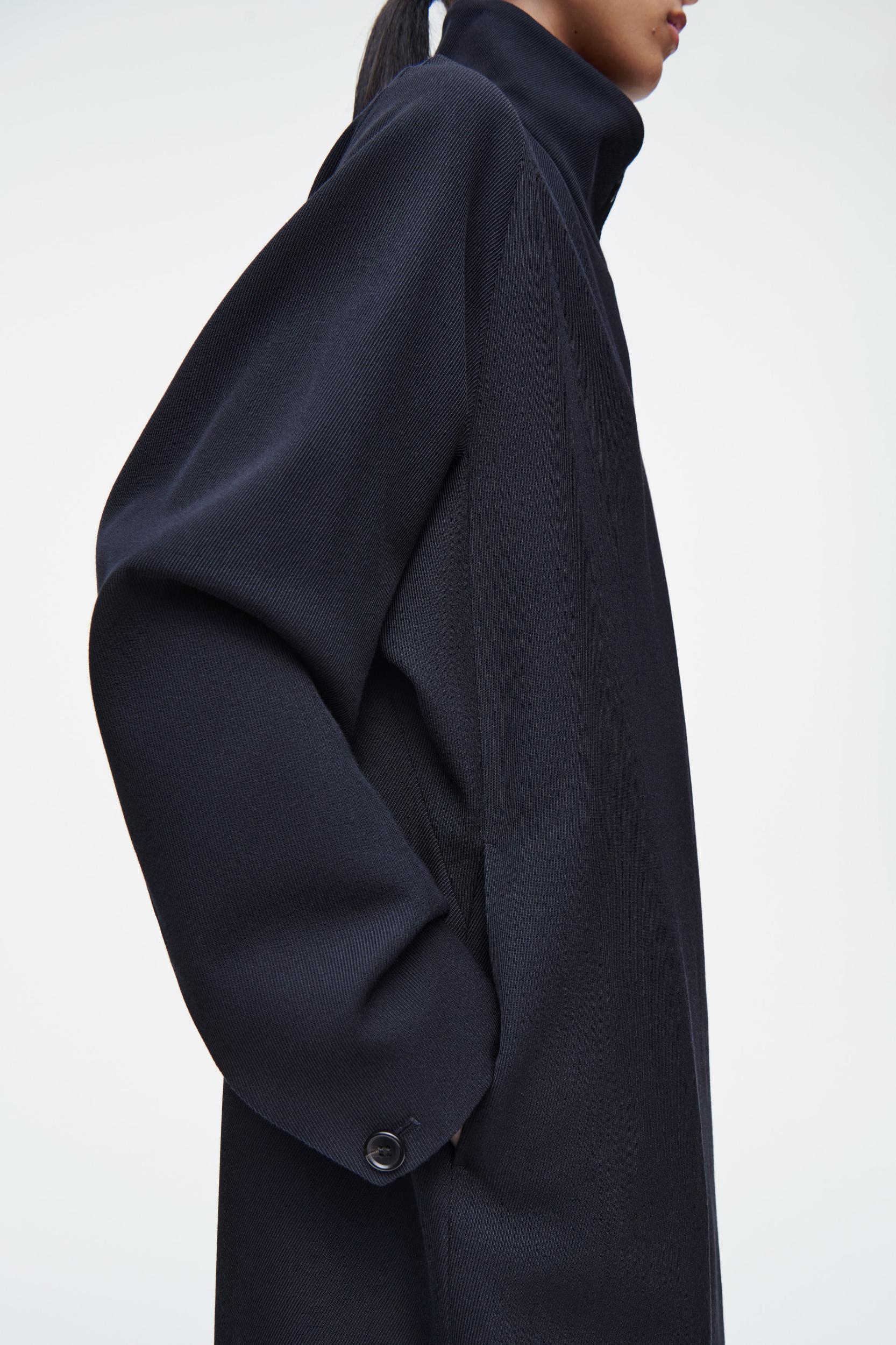 TRAPEZE WOOL-BLEND COAT Product Image