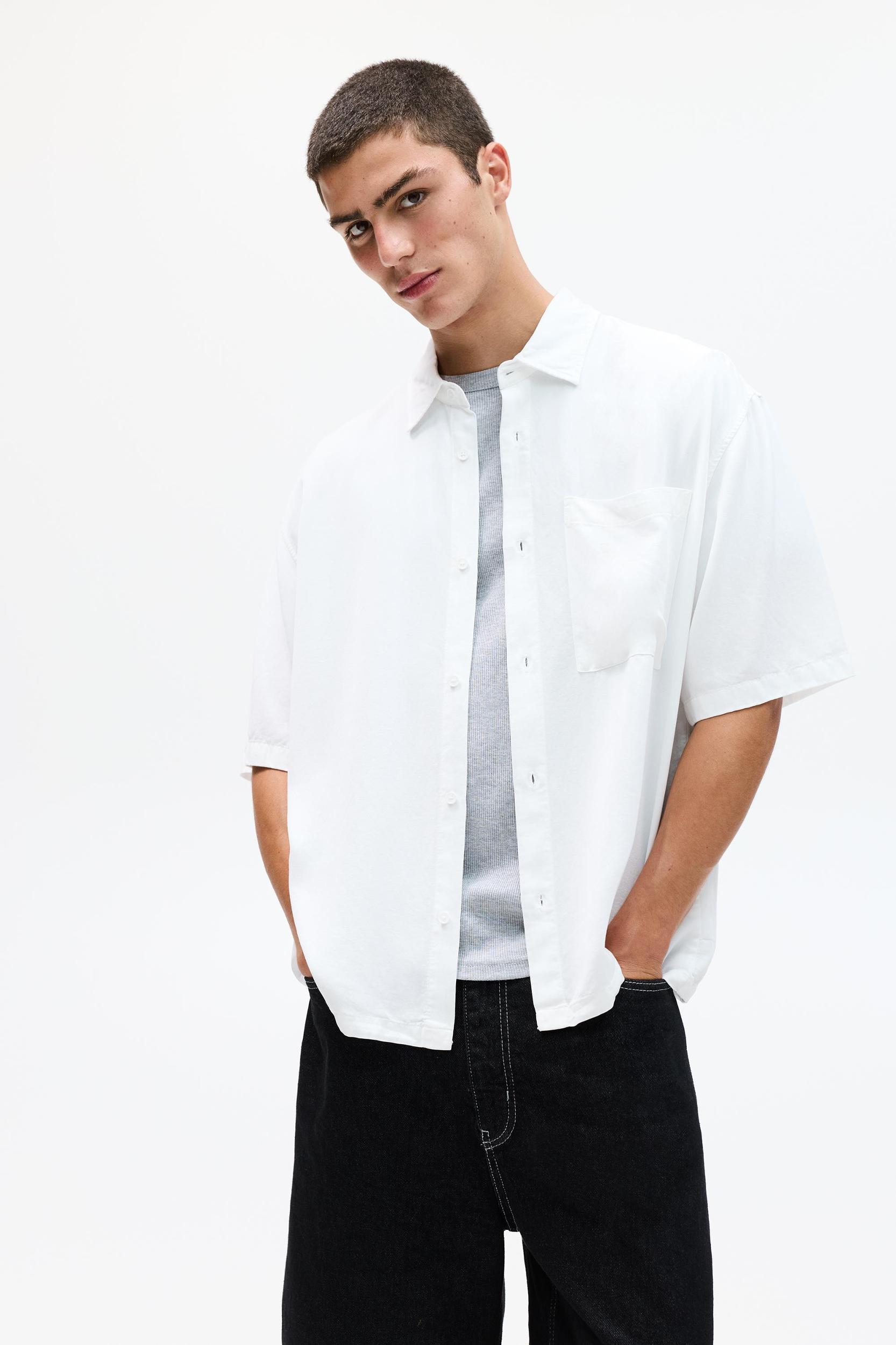 Short sleeve flowing shirt Product Image