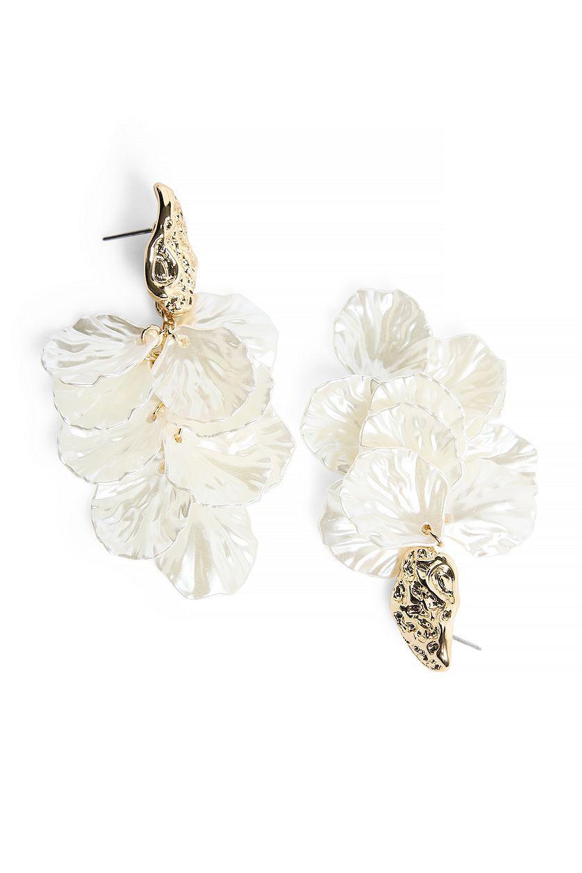 Petal Earrings Product Image