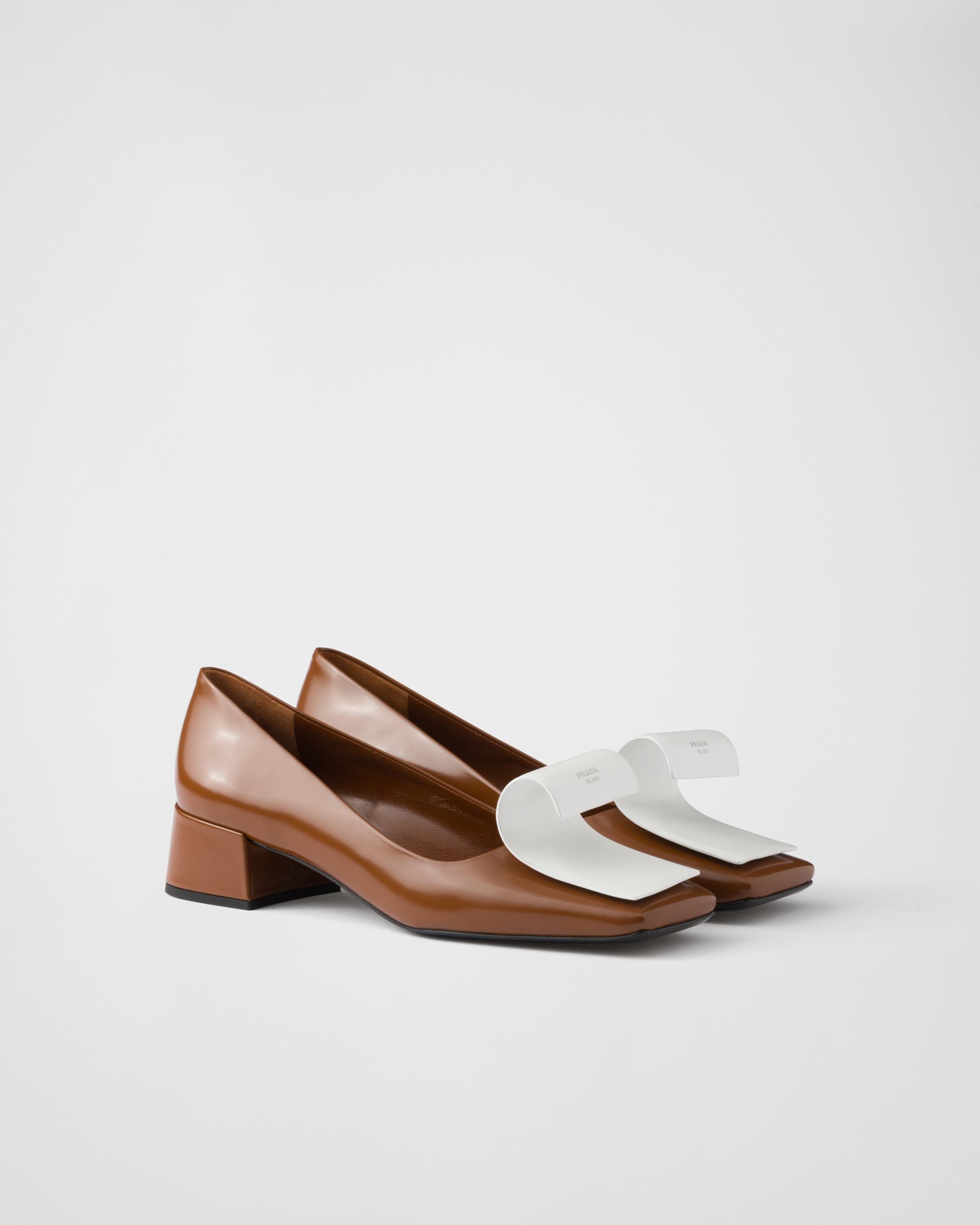 Two-tone brushed leather pumps Product Image