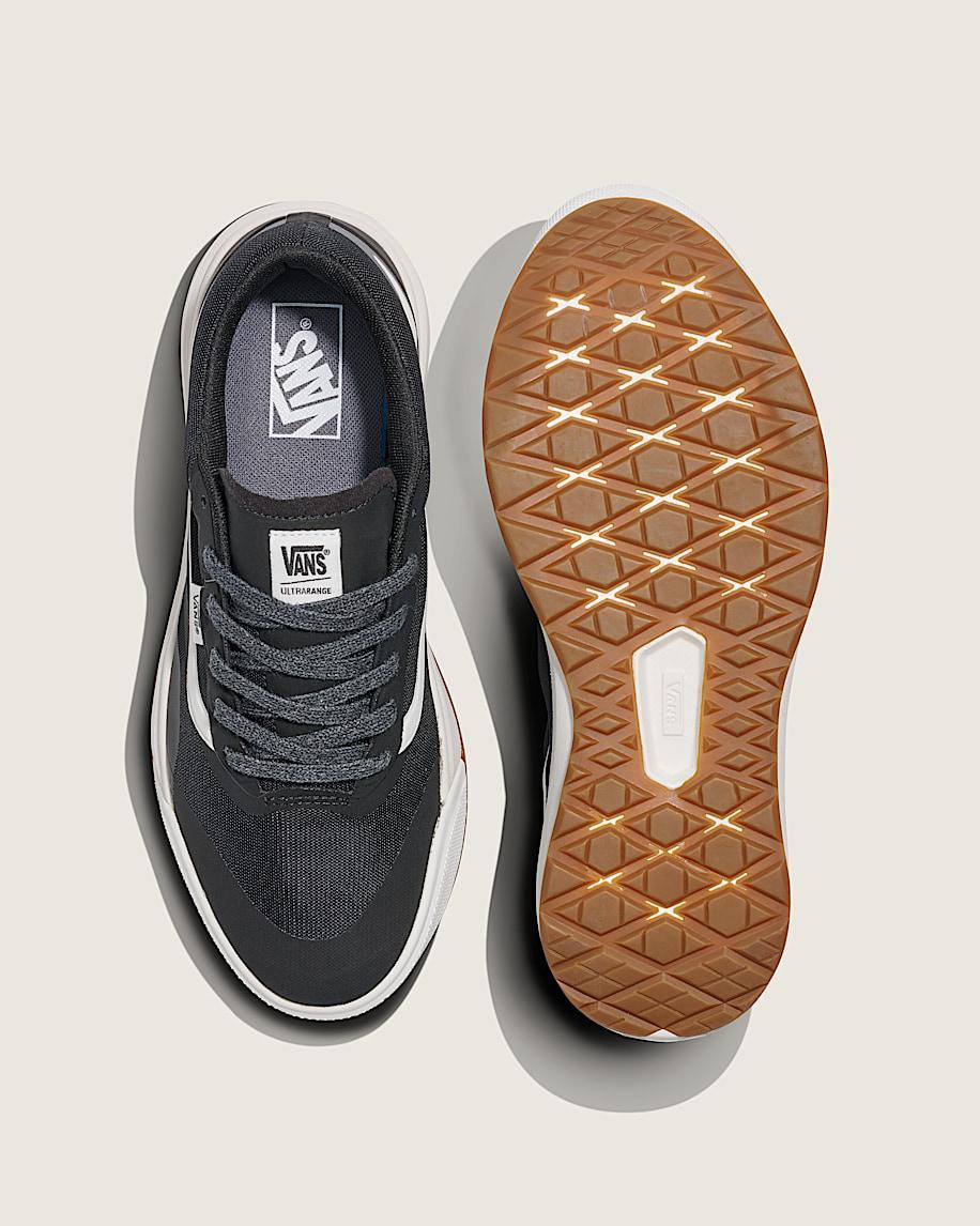 UltraRange 2.0 Shoe in Black / White| Vans US Product Image