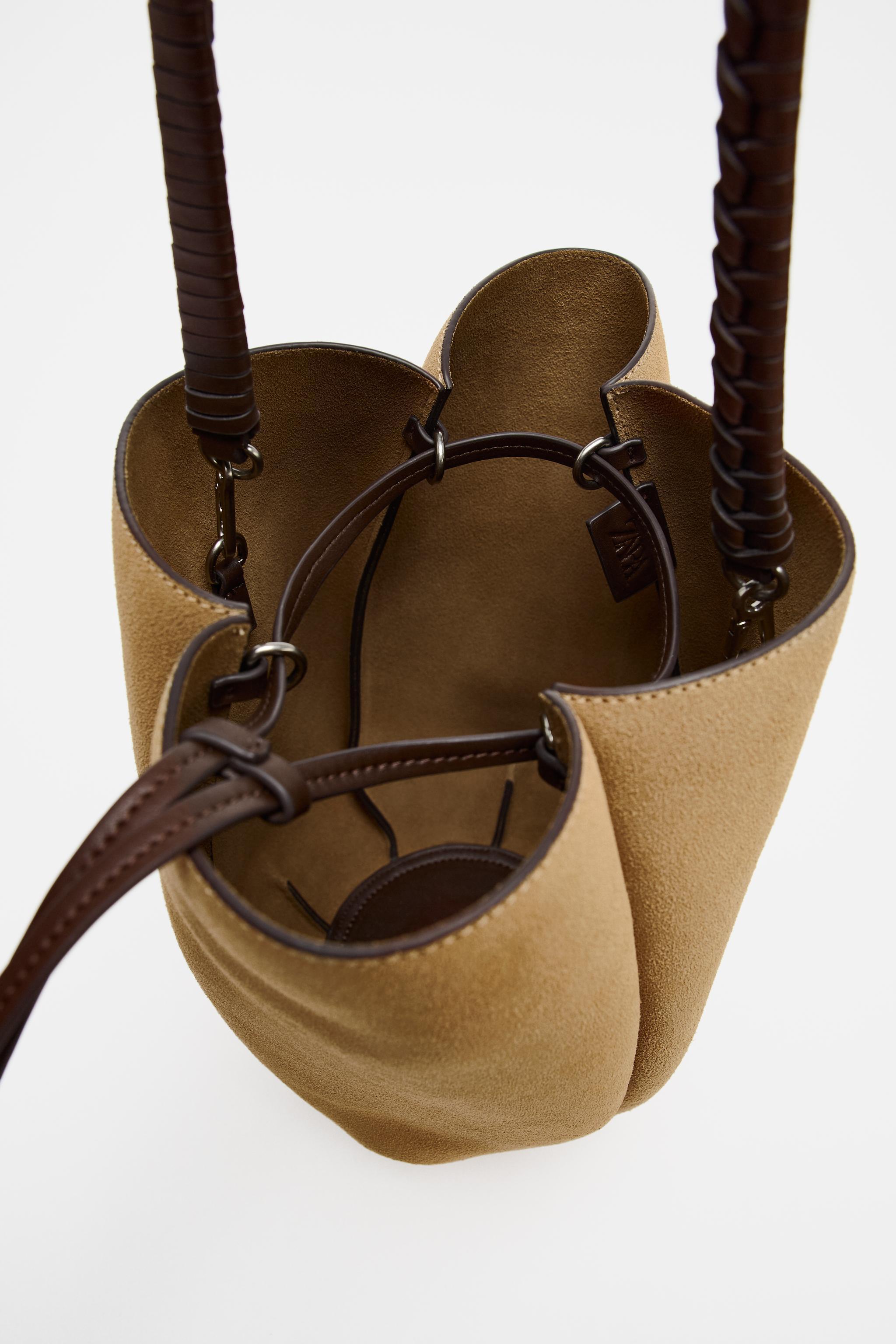 WOVEN SPLIT LEATHER FLOWER BUCKET BAG Product Image