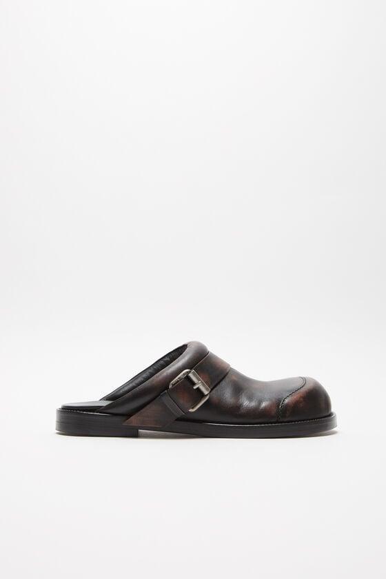 Leather buckle shoes Product Image