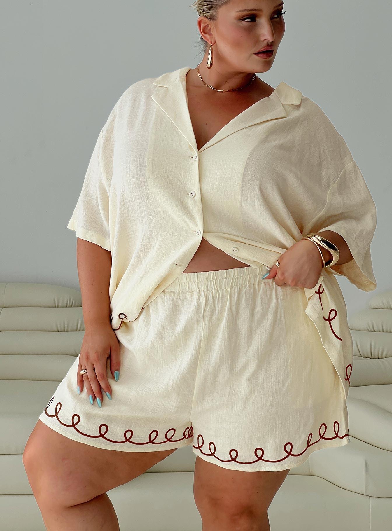 Jamari Linen Blend Shorts Cream / Brown Curve Product Image