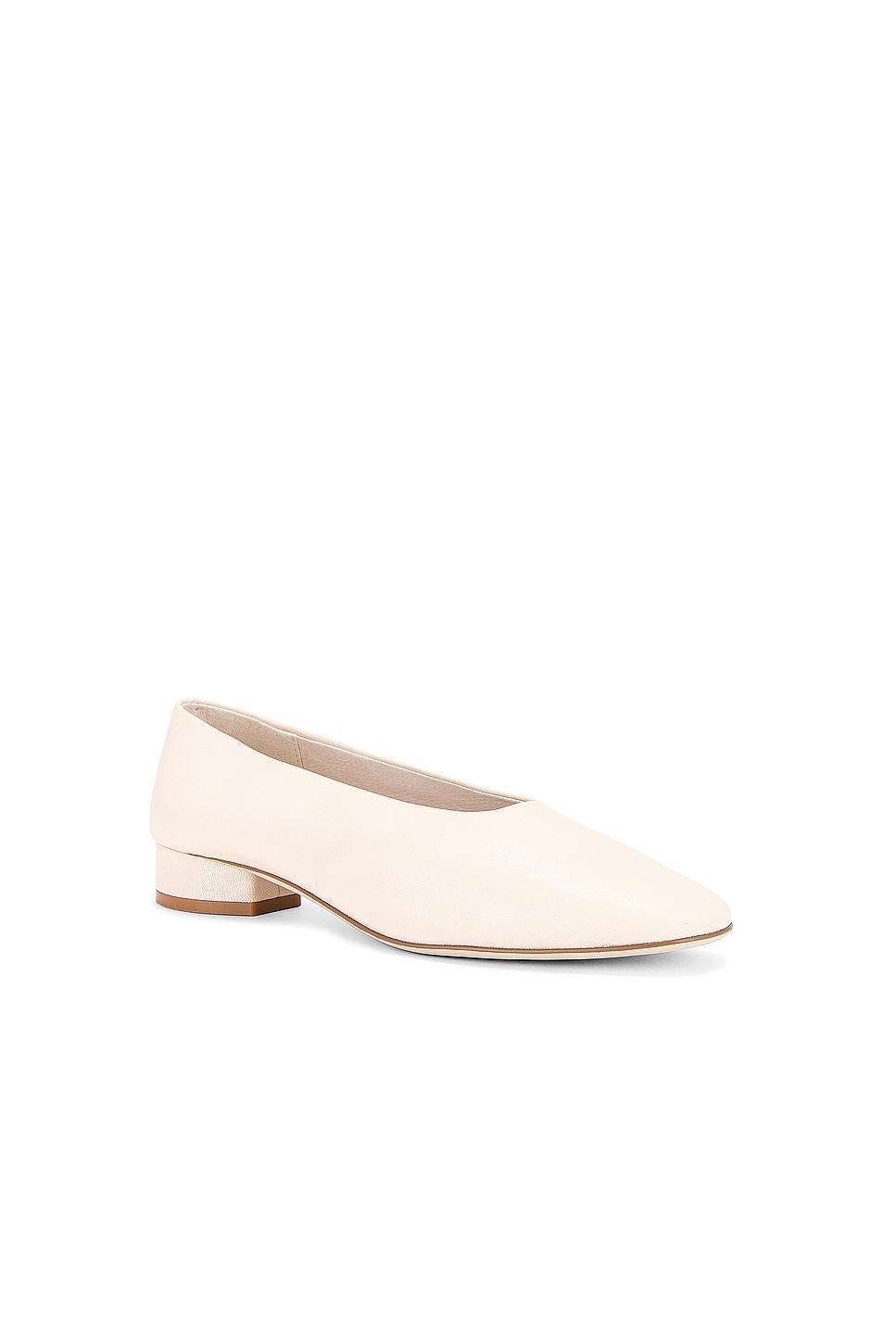 Jeffrey Campbell Womens Trustee Round Toe Flats Product Image